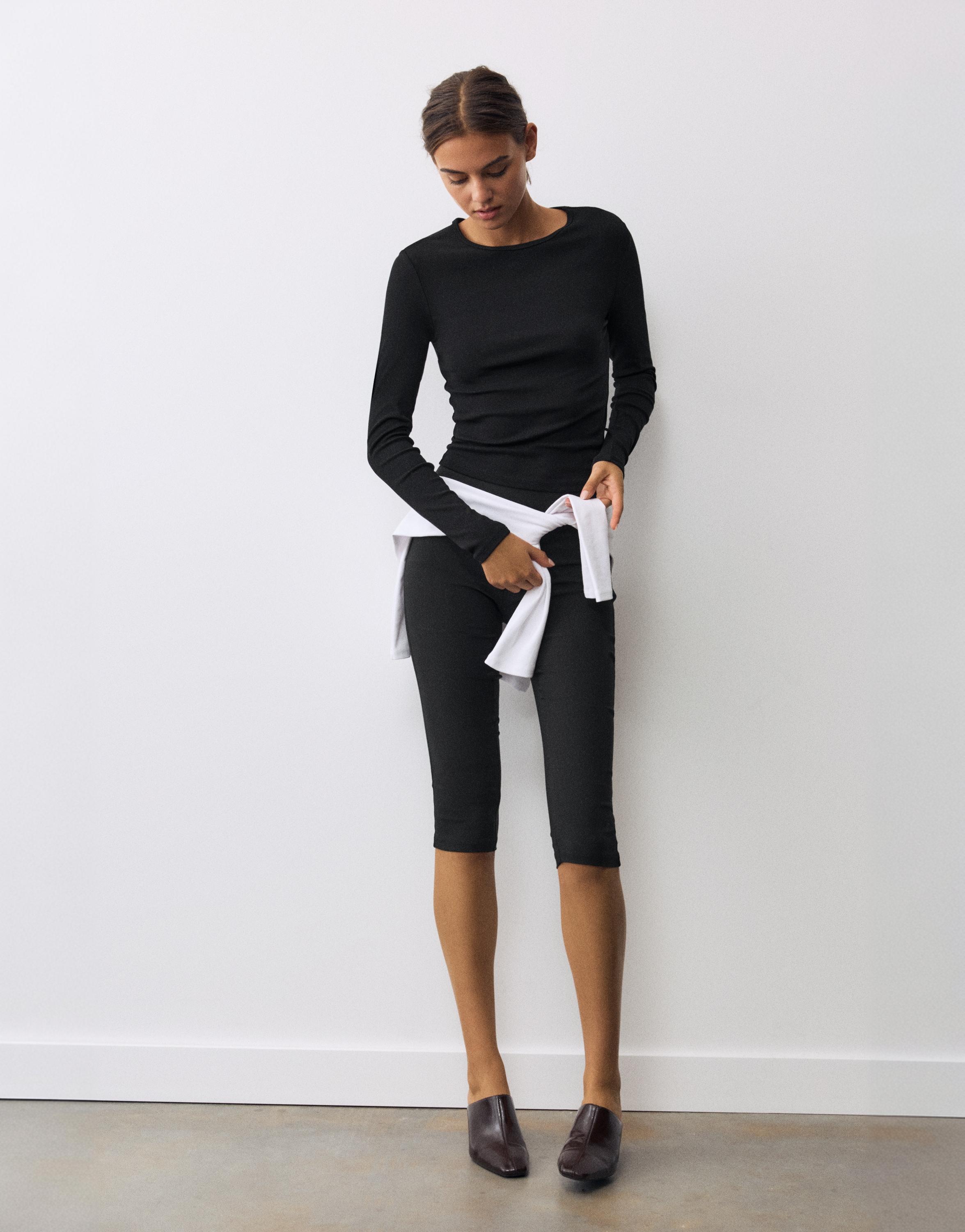 Fitted long sleeve T-shirt — Black