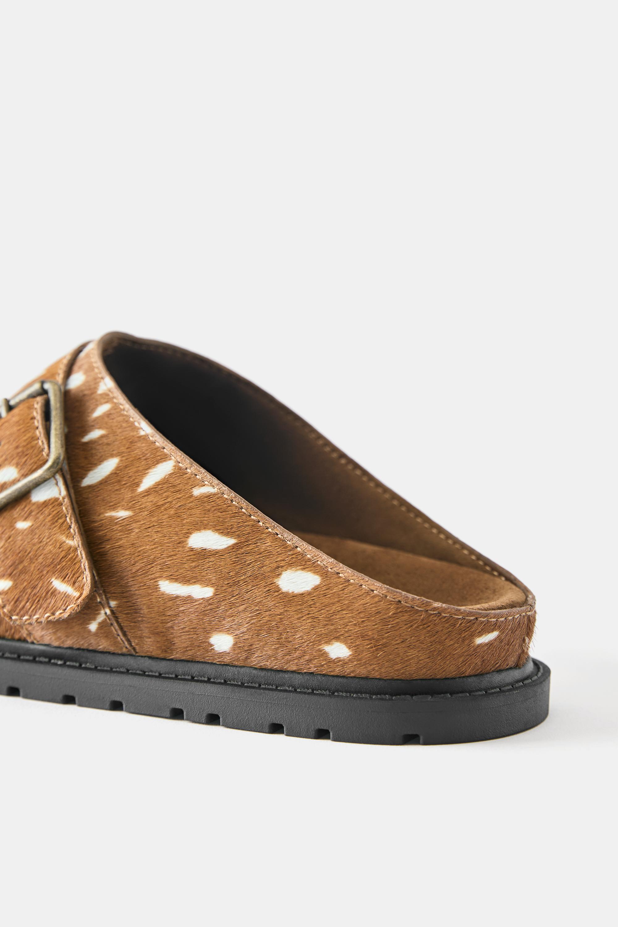Leather buckle clogs — Brown