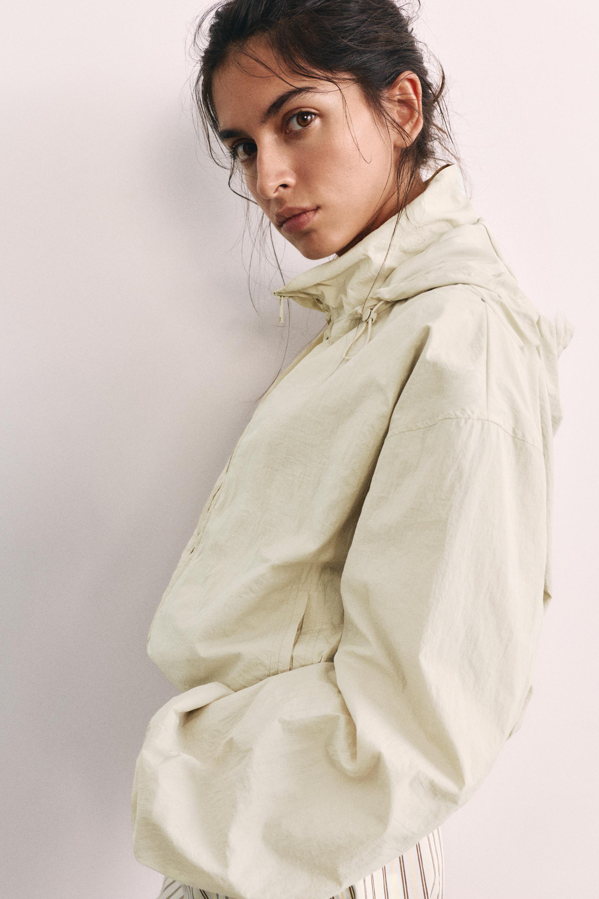 Lightweight hooded jacket — Sand