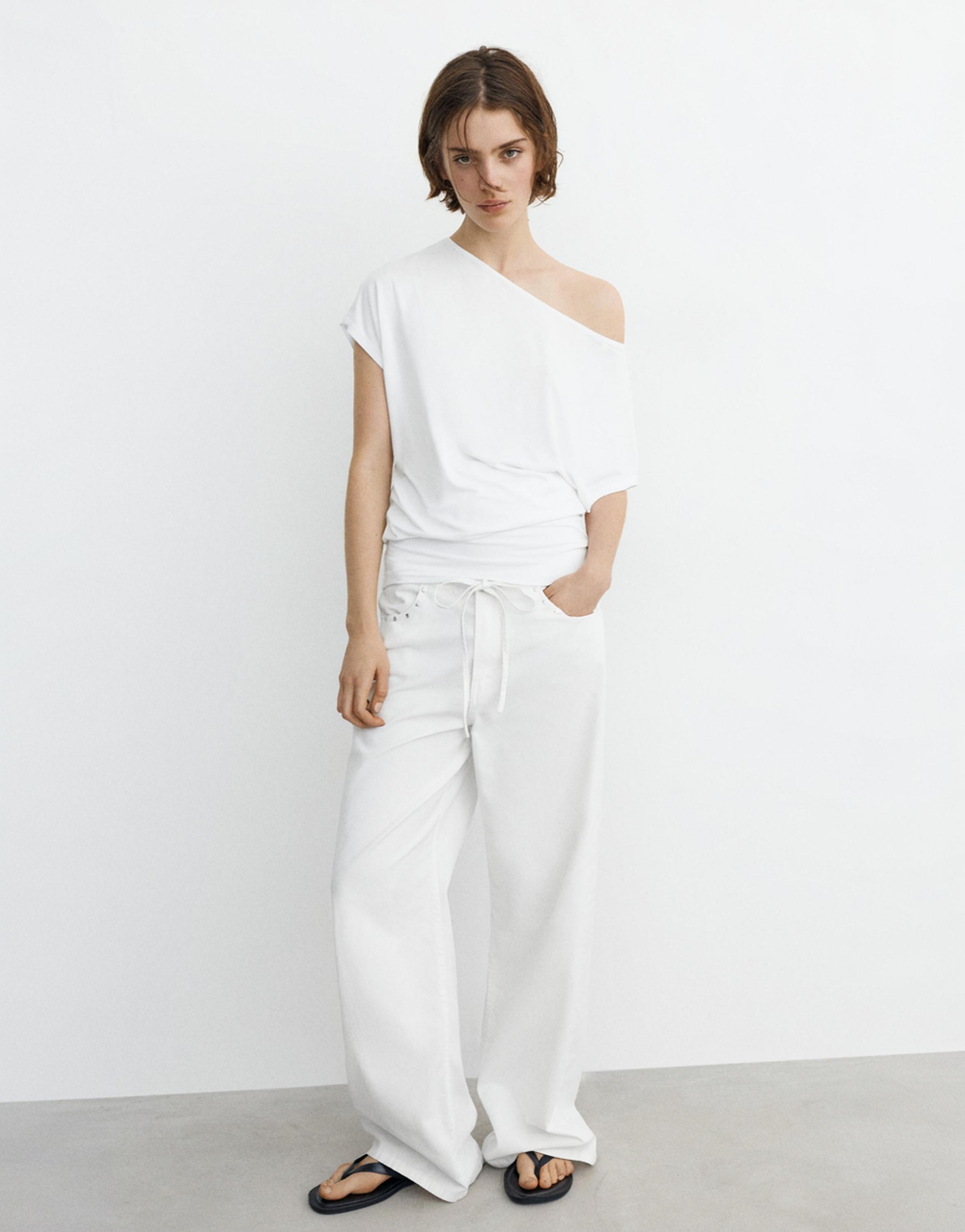 Short asymmetric dress — White
