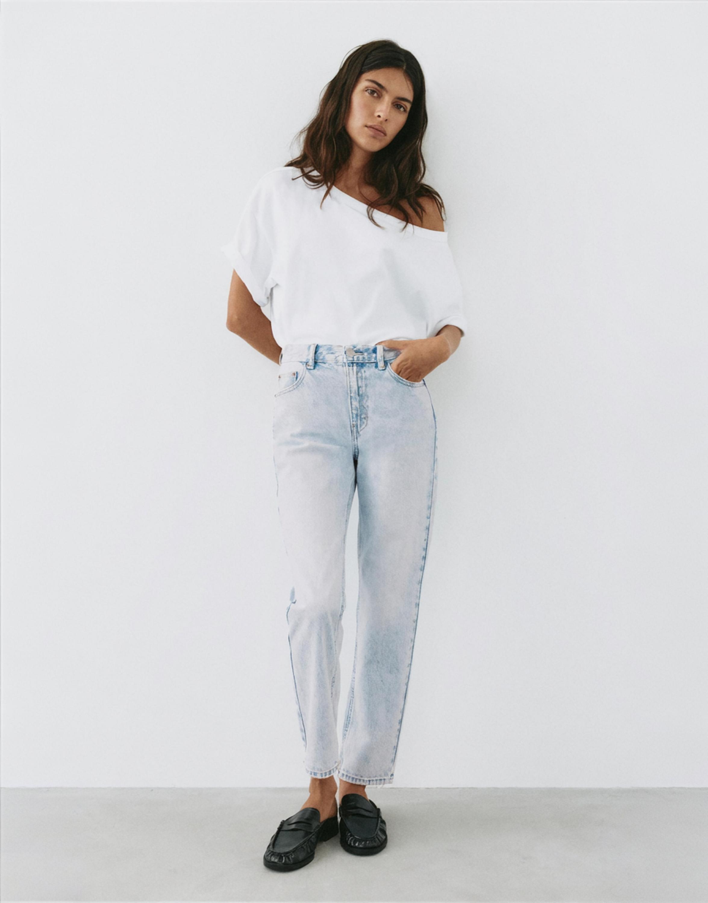 High-waist mom jeans — Pale sky blue