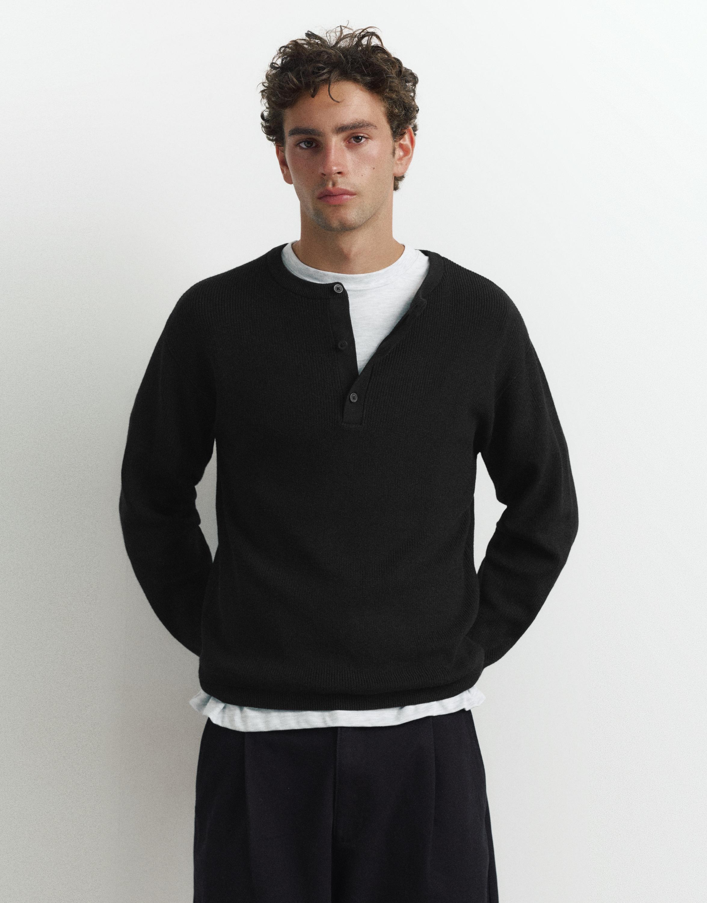 Henley neck jumper — Black