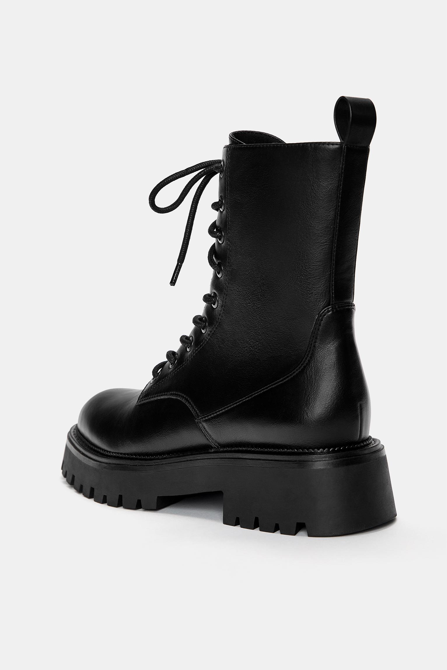 Lace-up flat ankle boots — Black