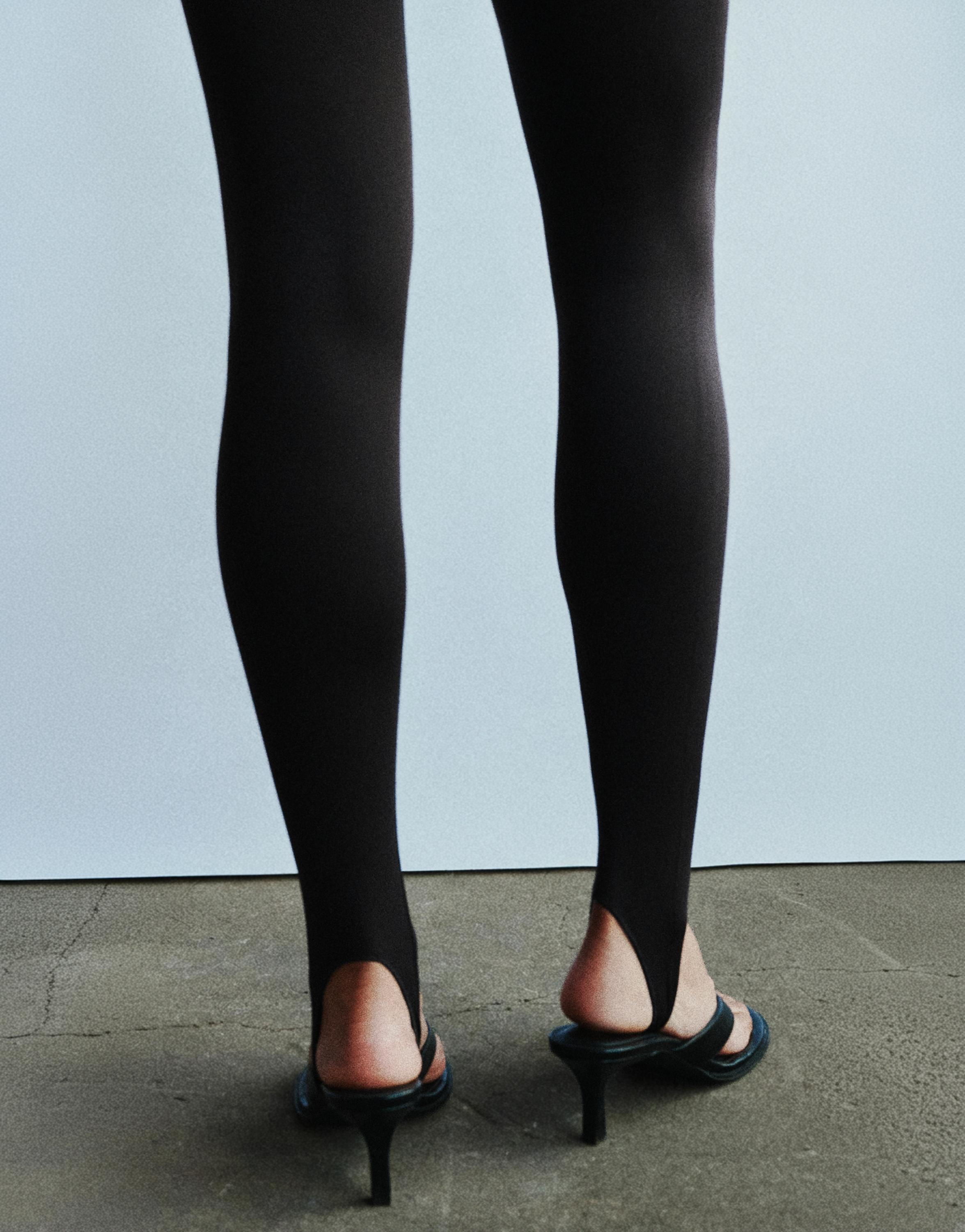 Fine stirrup leggings — Black