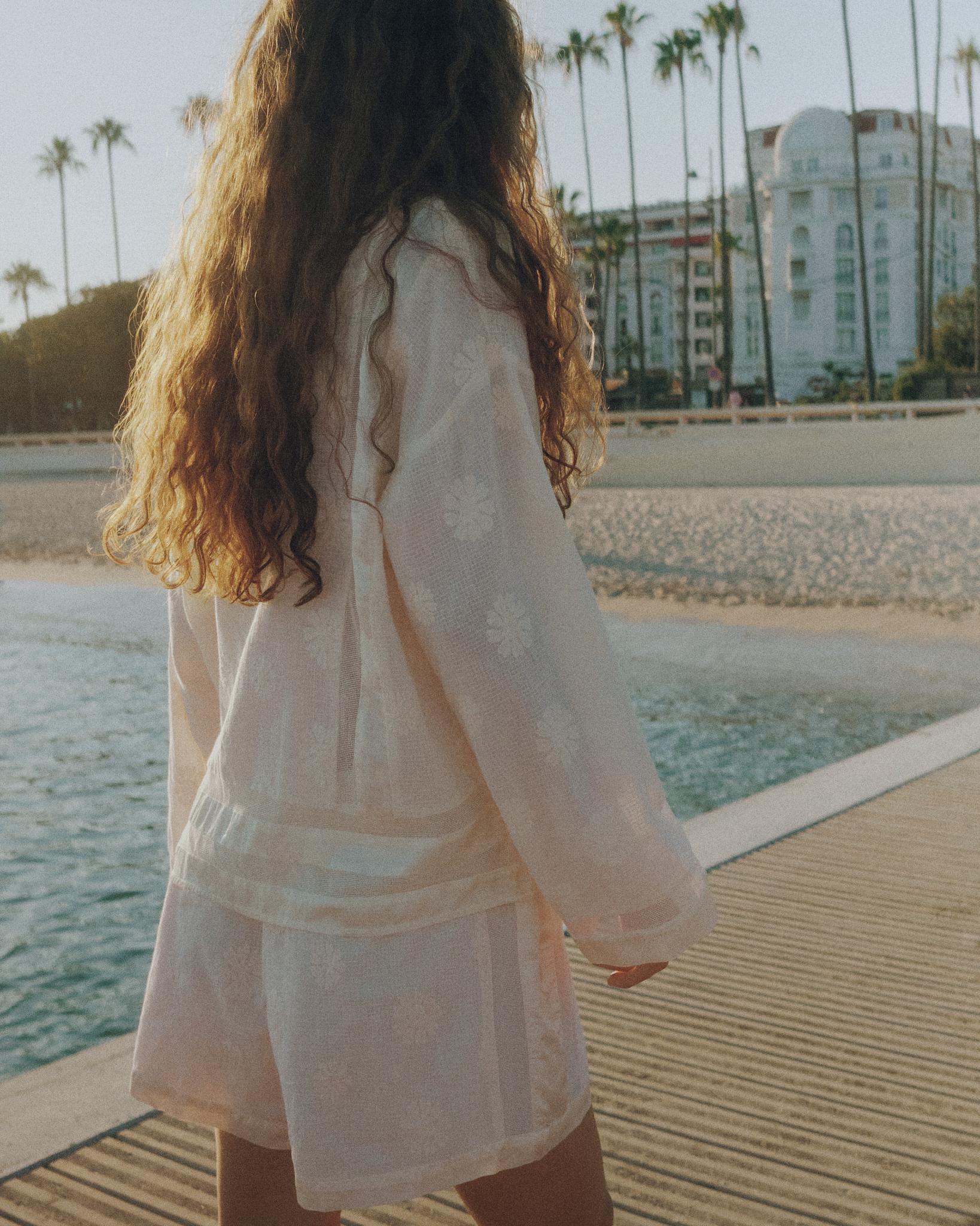Floral embroidered Bermuda shorts — Ice