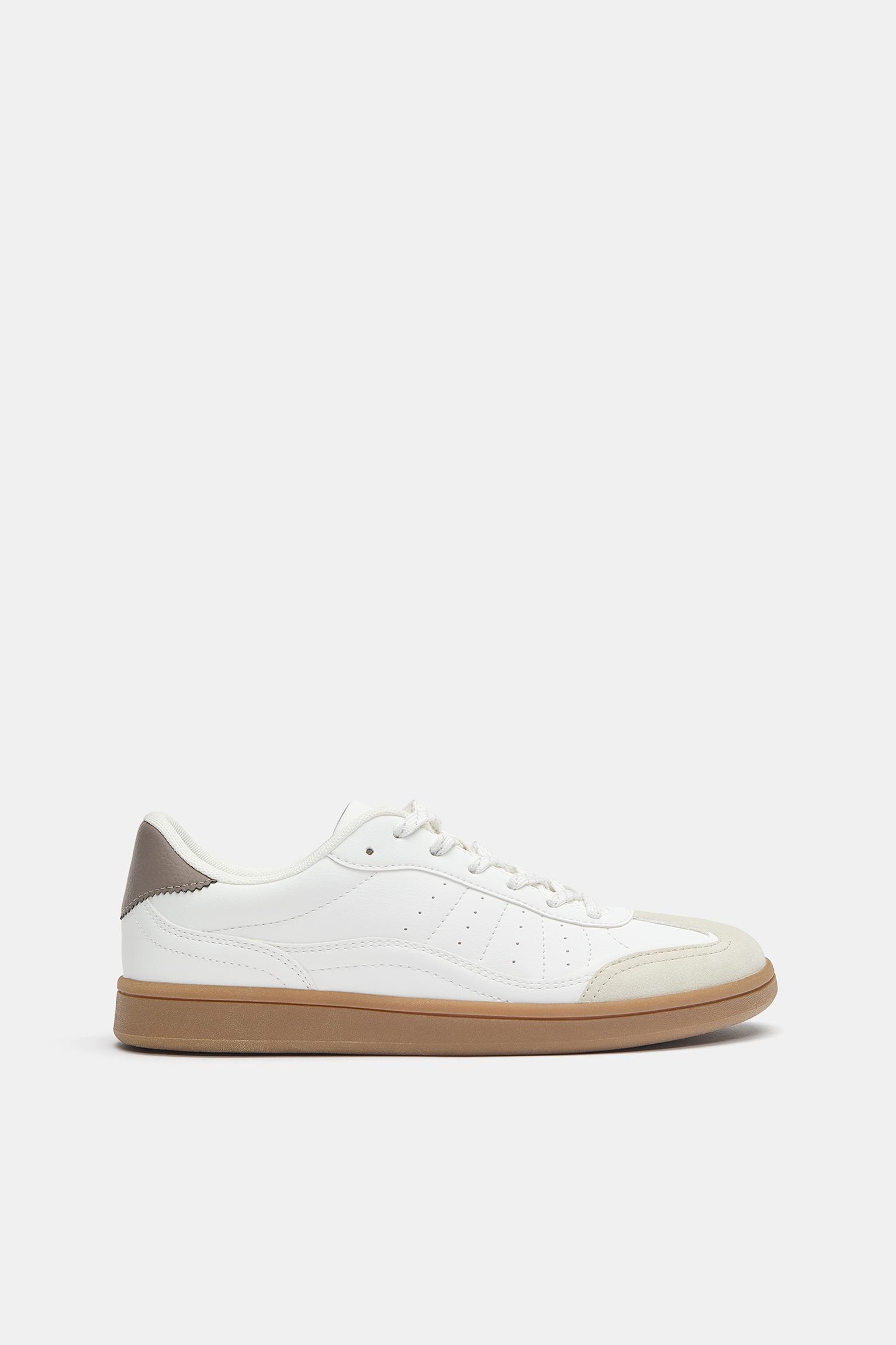 Casual trainers — White