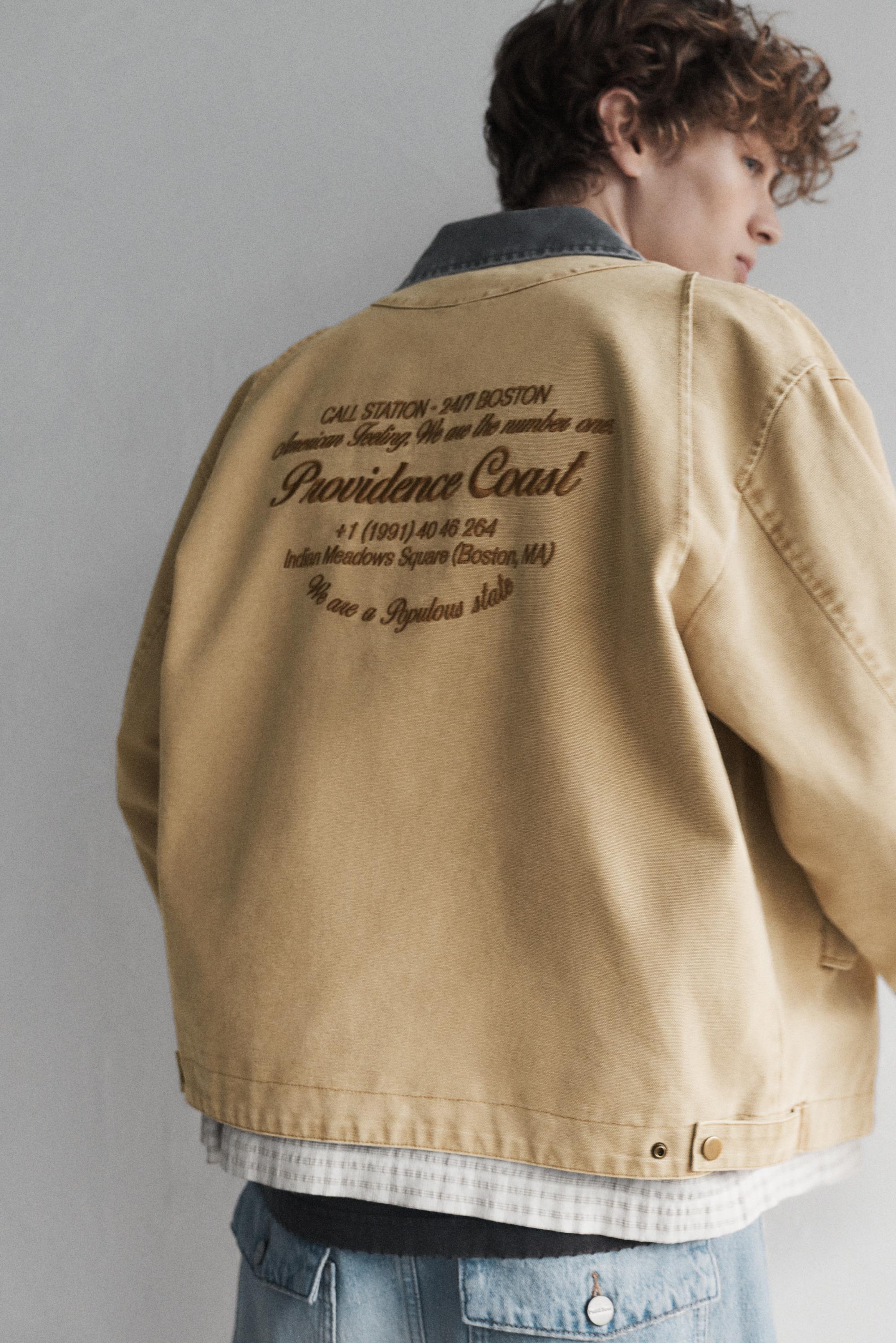 Jacke Mit Kontrastkragen Und Stickerei