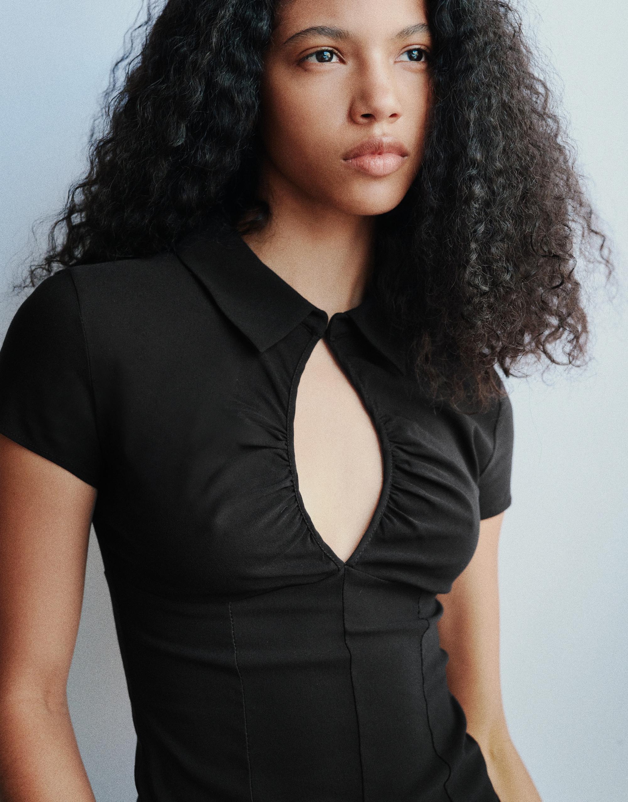 Short sleeve cut-out top — Black