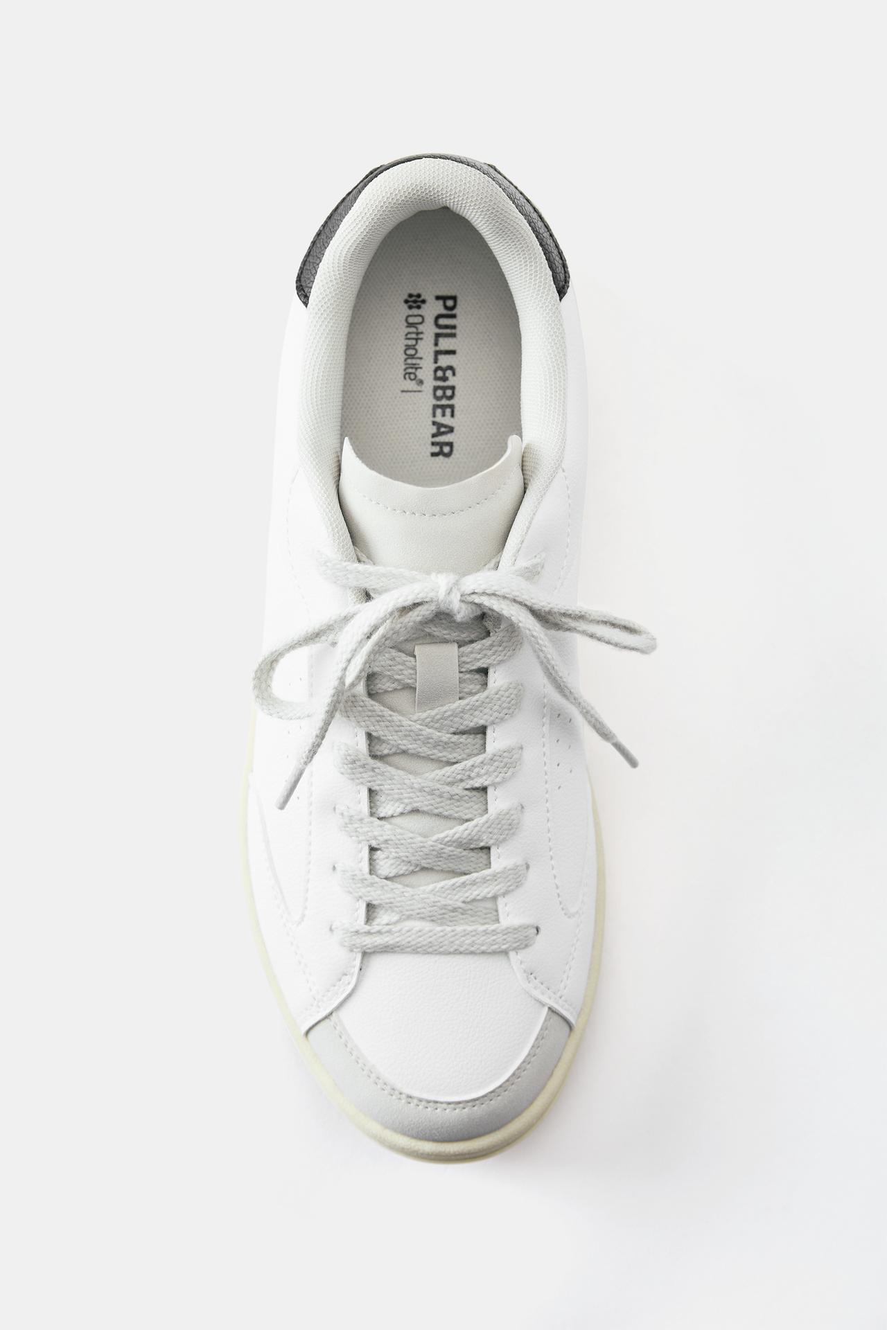 Casual trainers — White