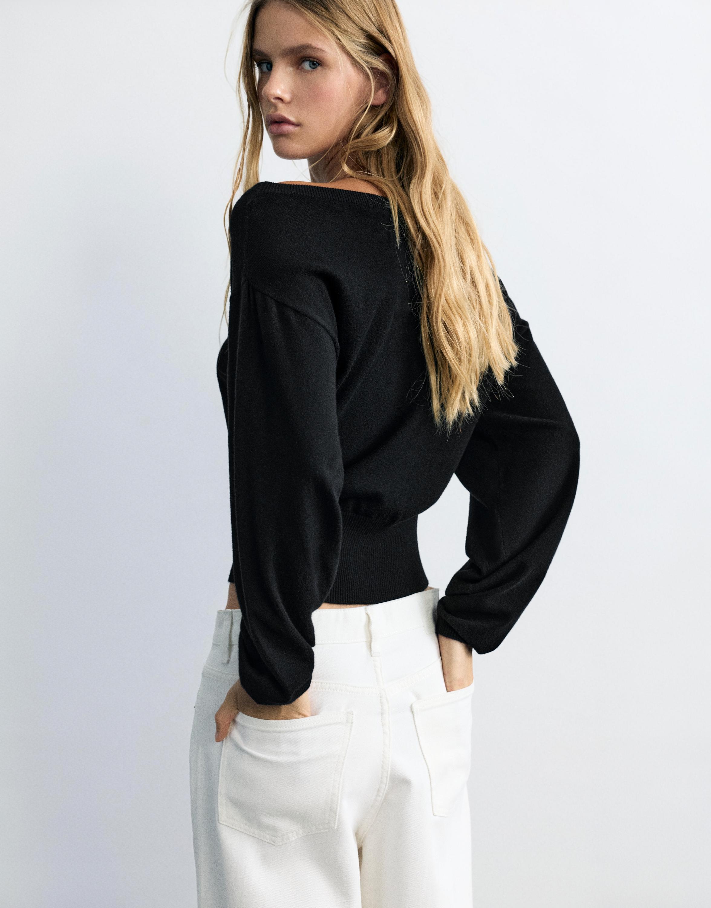 Asymmetric neck jumper — Black
