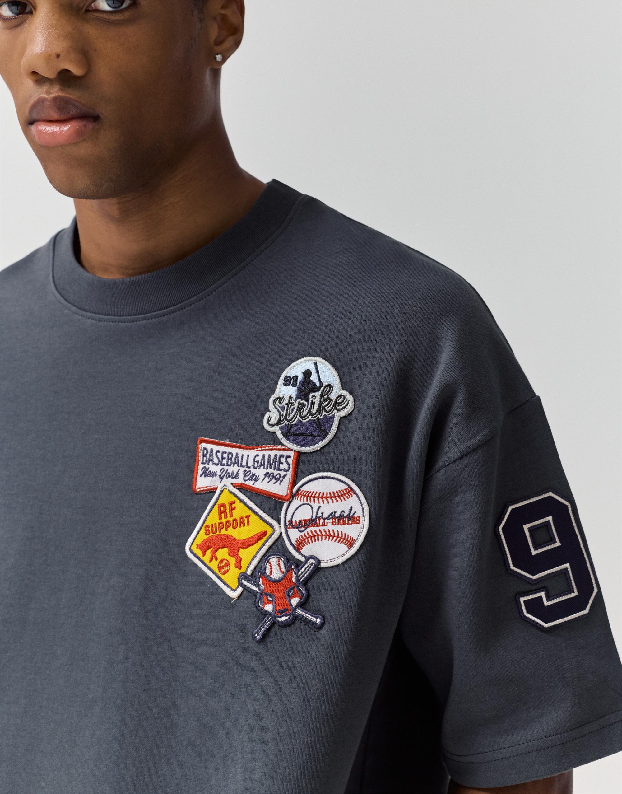 Kısa kollu yama detaylı sweatshirt - Görsel 9