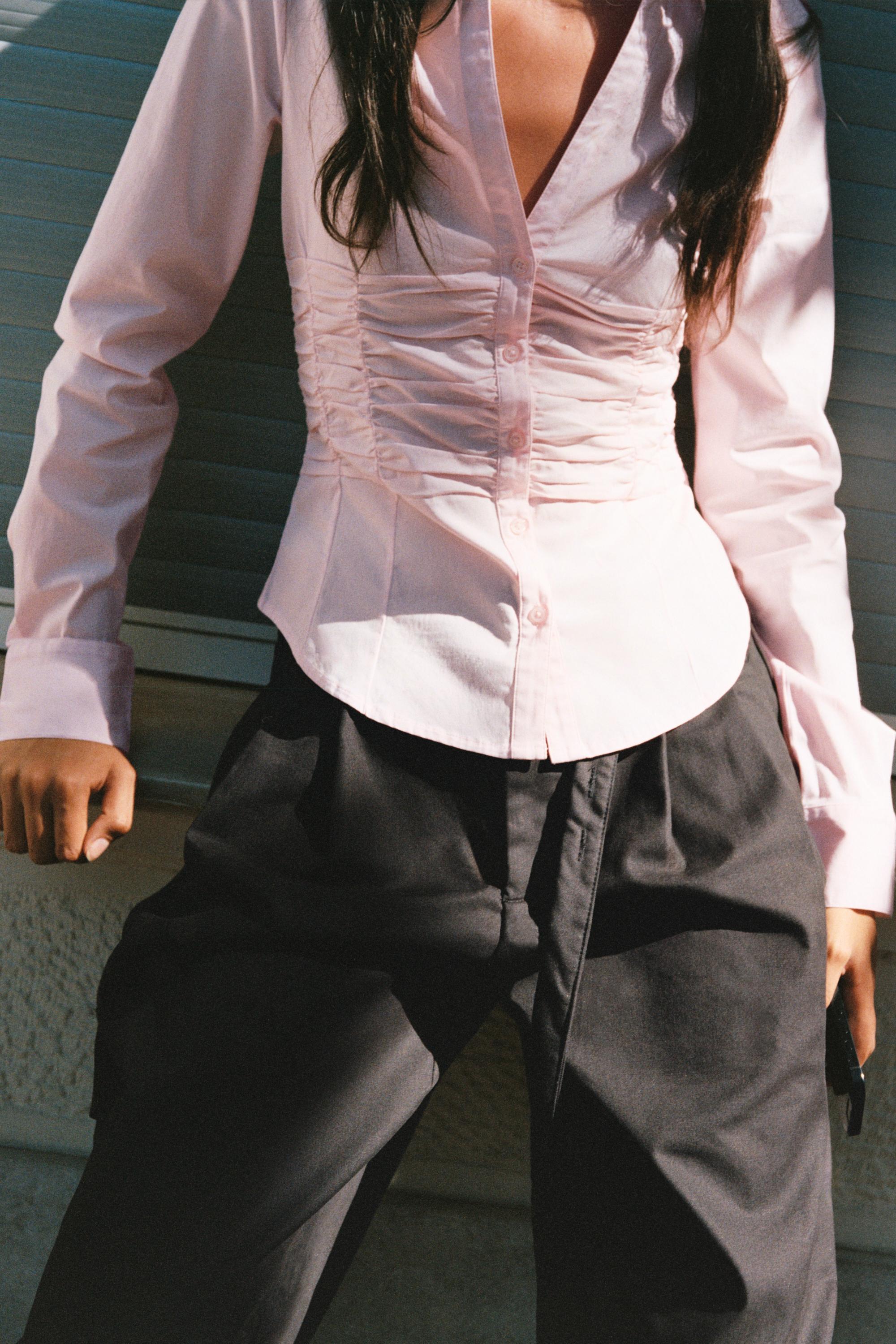 Fitted gathered poplin shirt — Pink