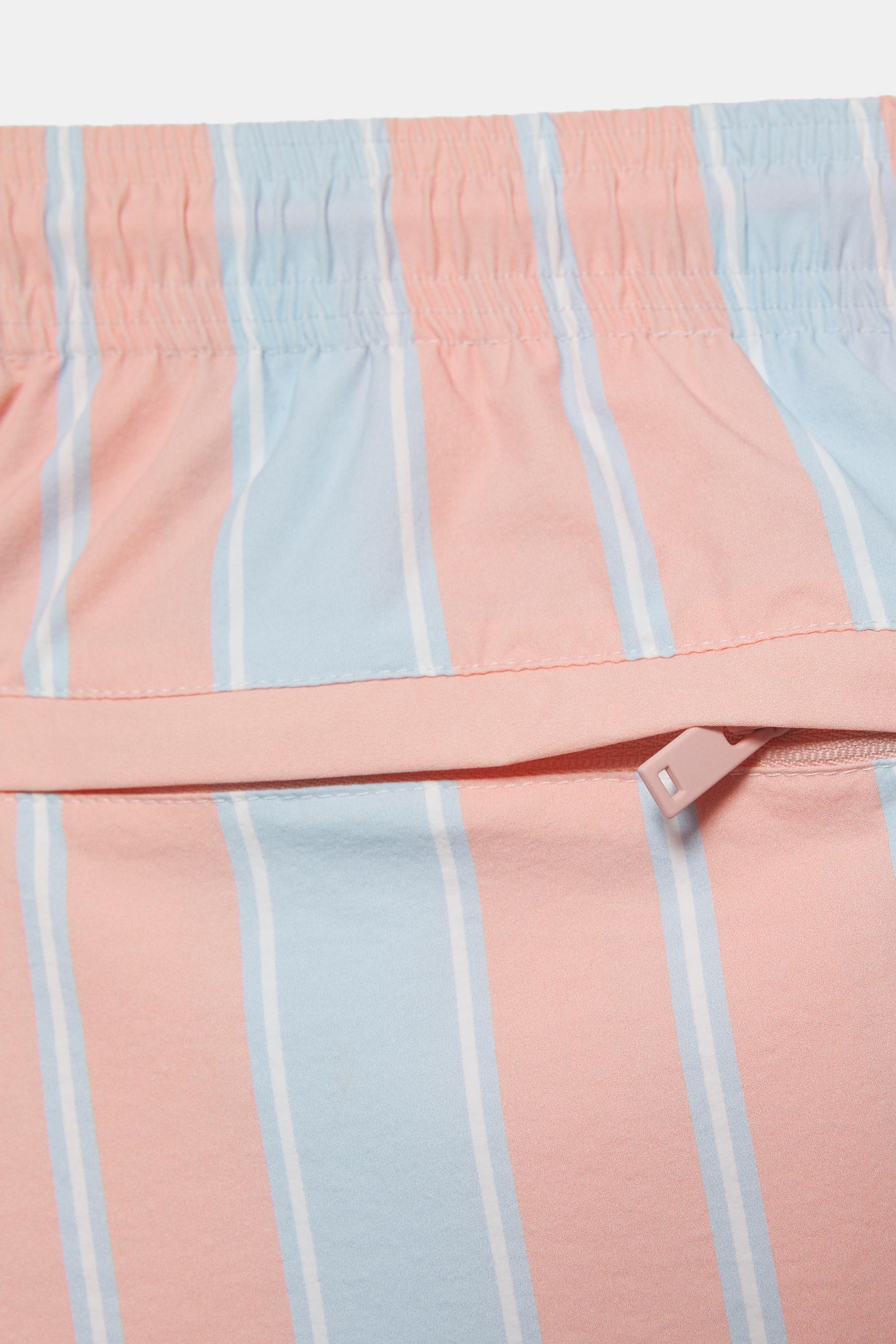 Striped board shorts — Others