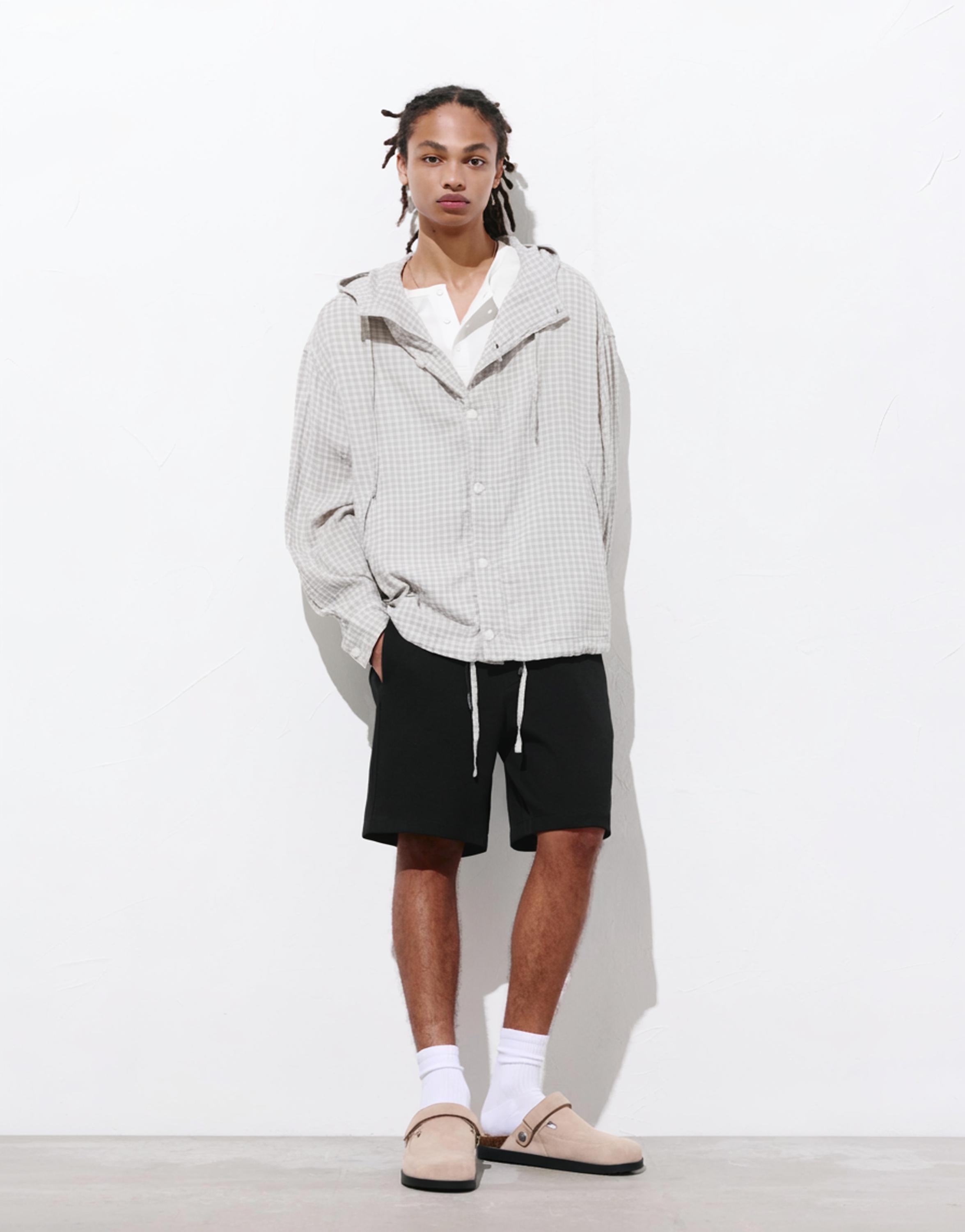 Piqué jogger Bermuda shorts — Black