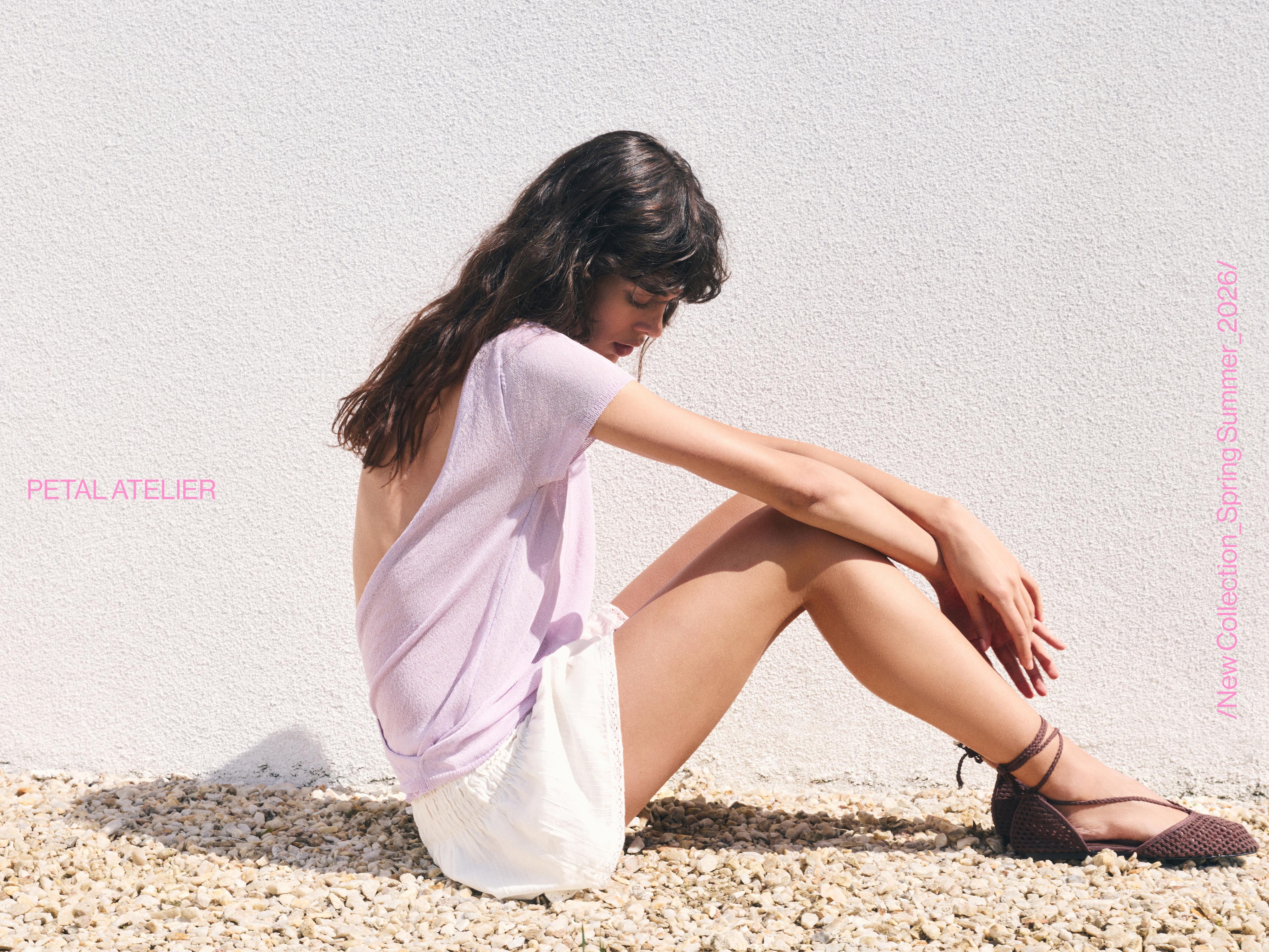 Short sleeve open-back knit top — Lilac