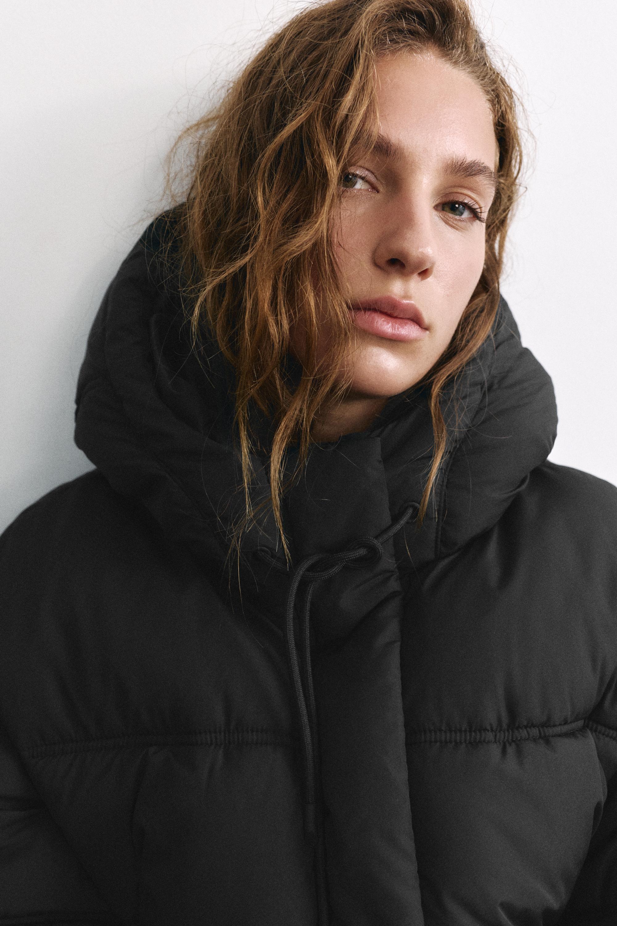 Cropped puffer jacket — Black