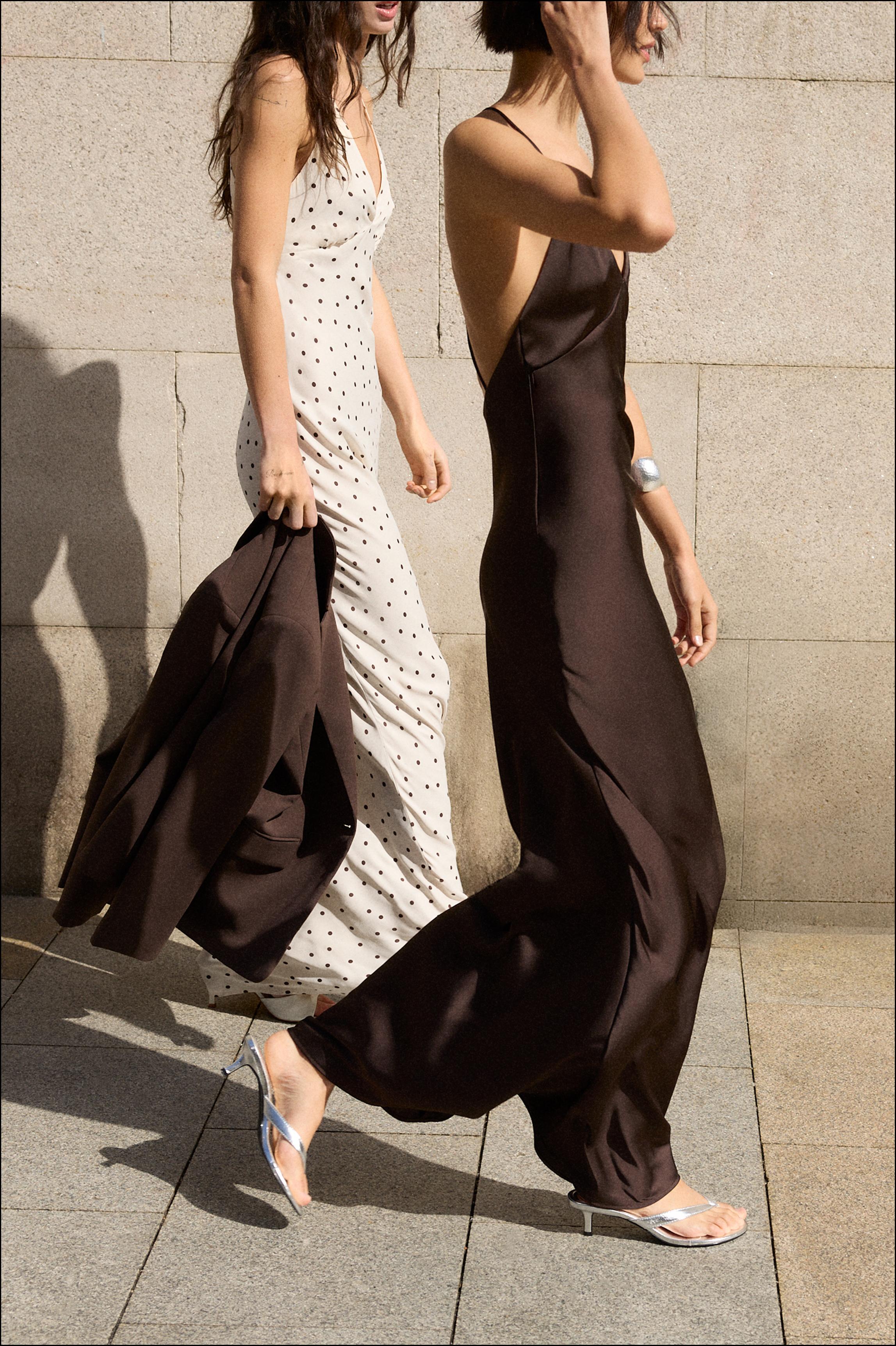 Saten puantiyeli askılı sırt dekolteli elbise - Görsel 18