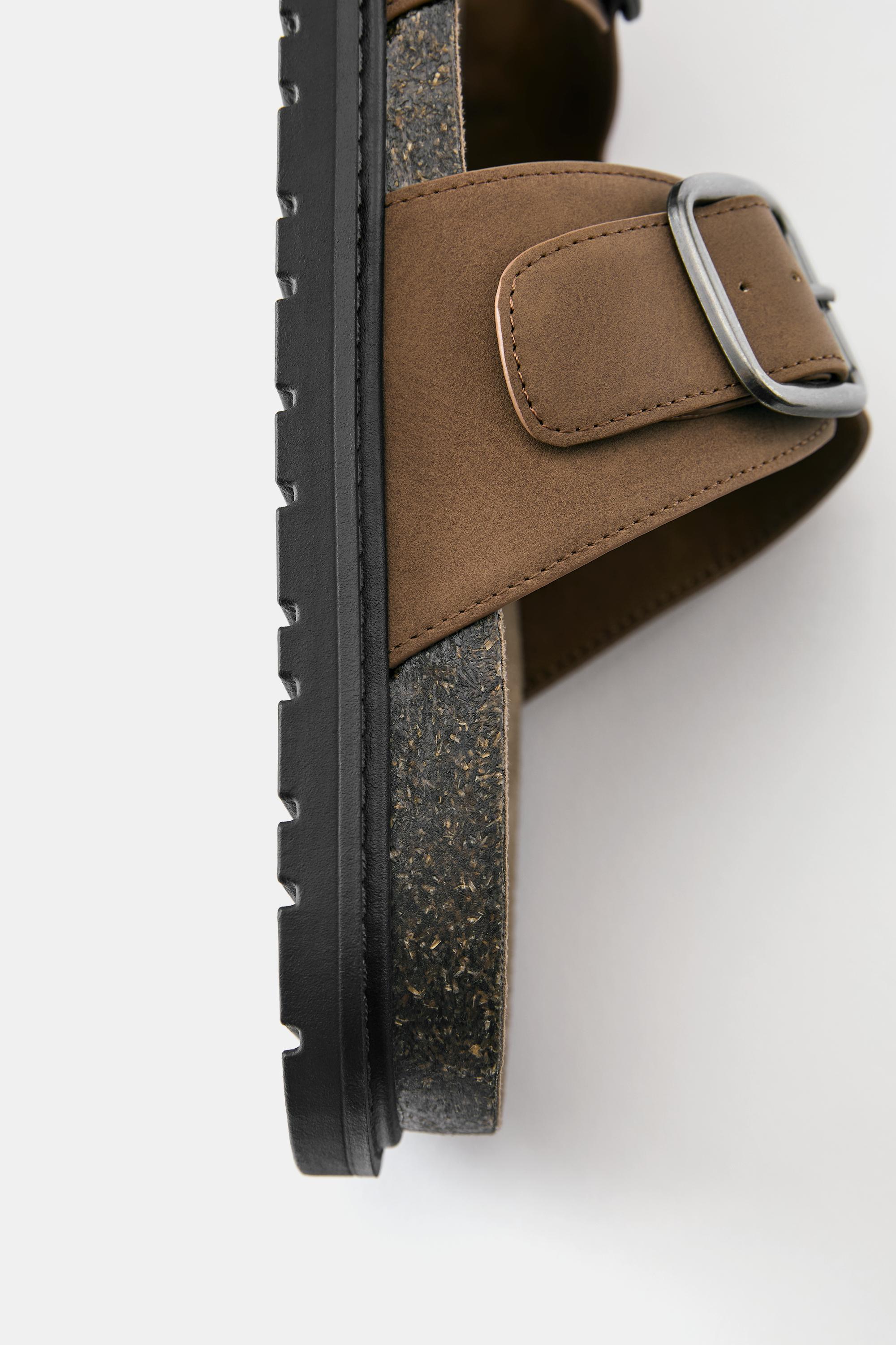 Studded buckle sandals — Brown