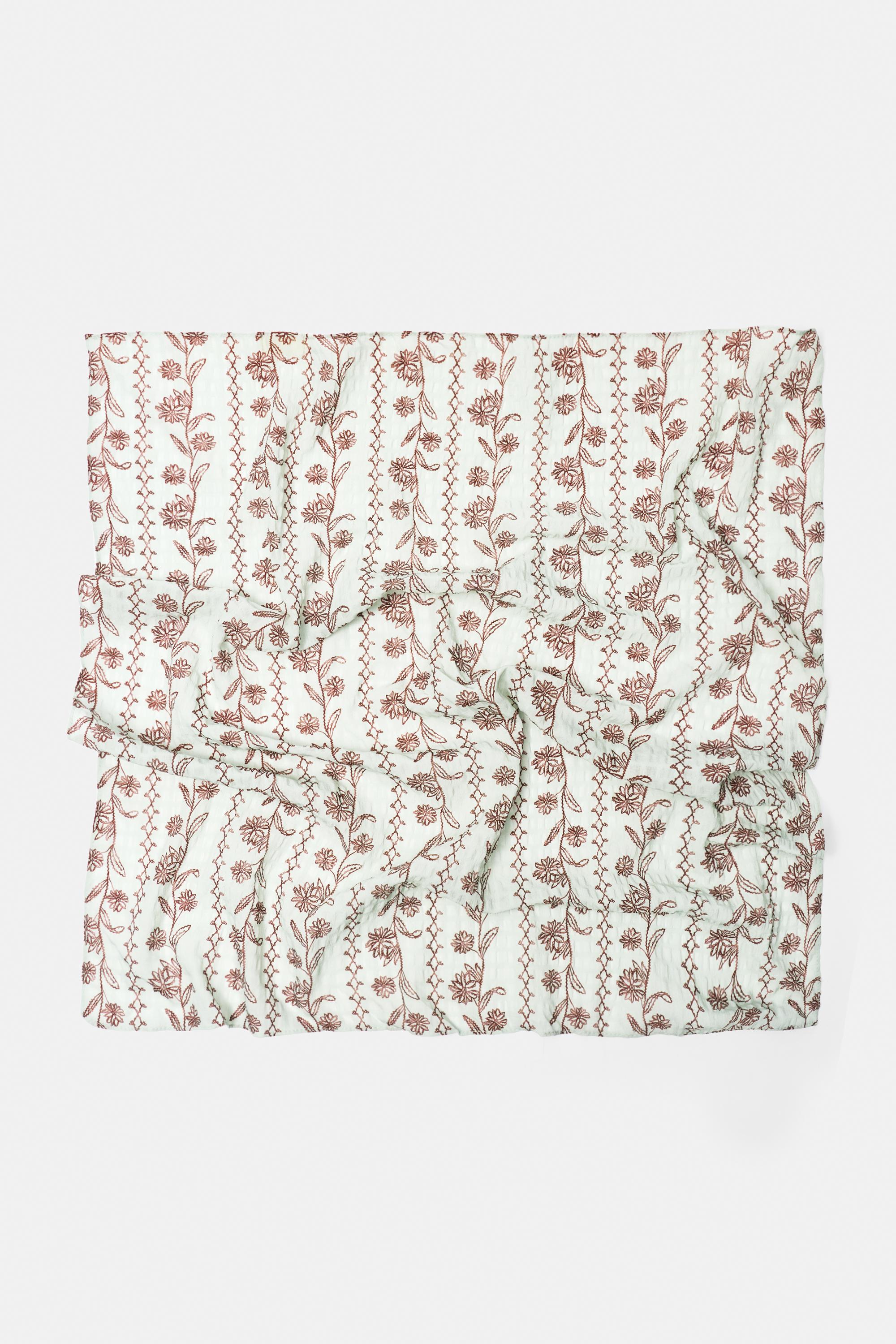 Embroidered scarf — Blue