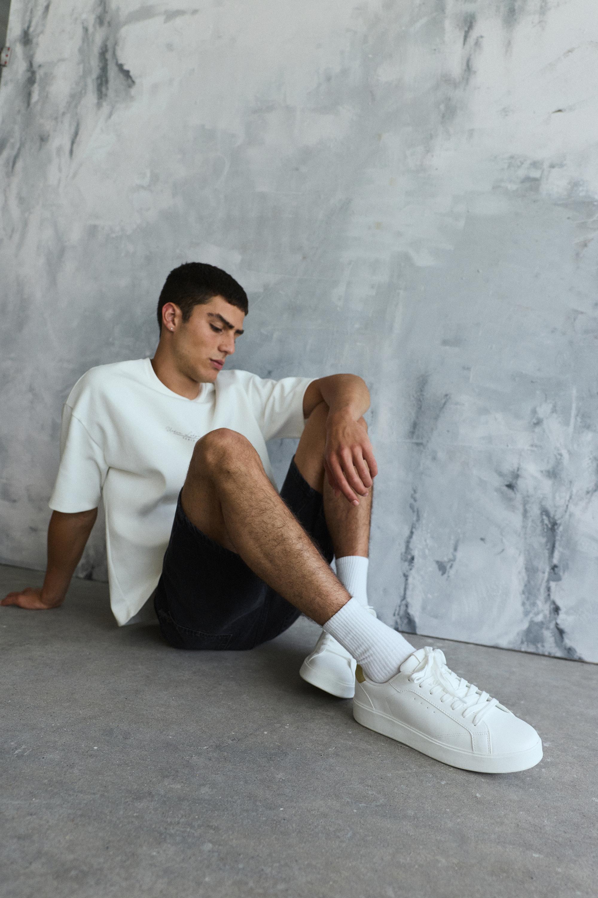 Casual trainers — White