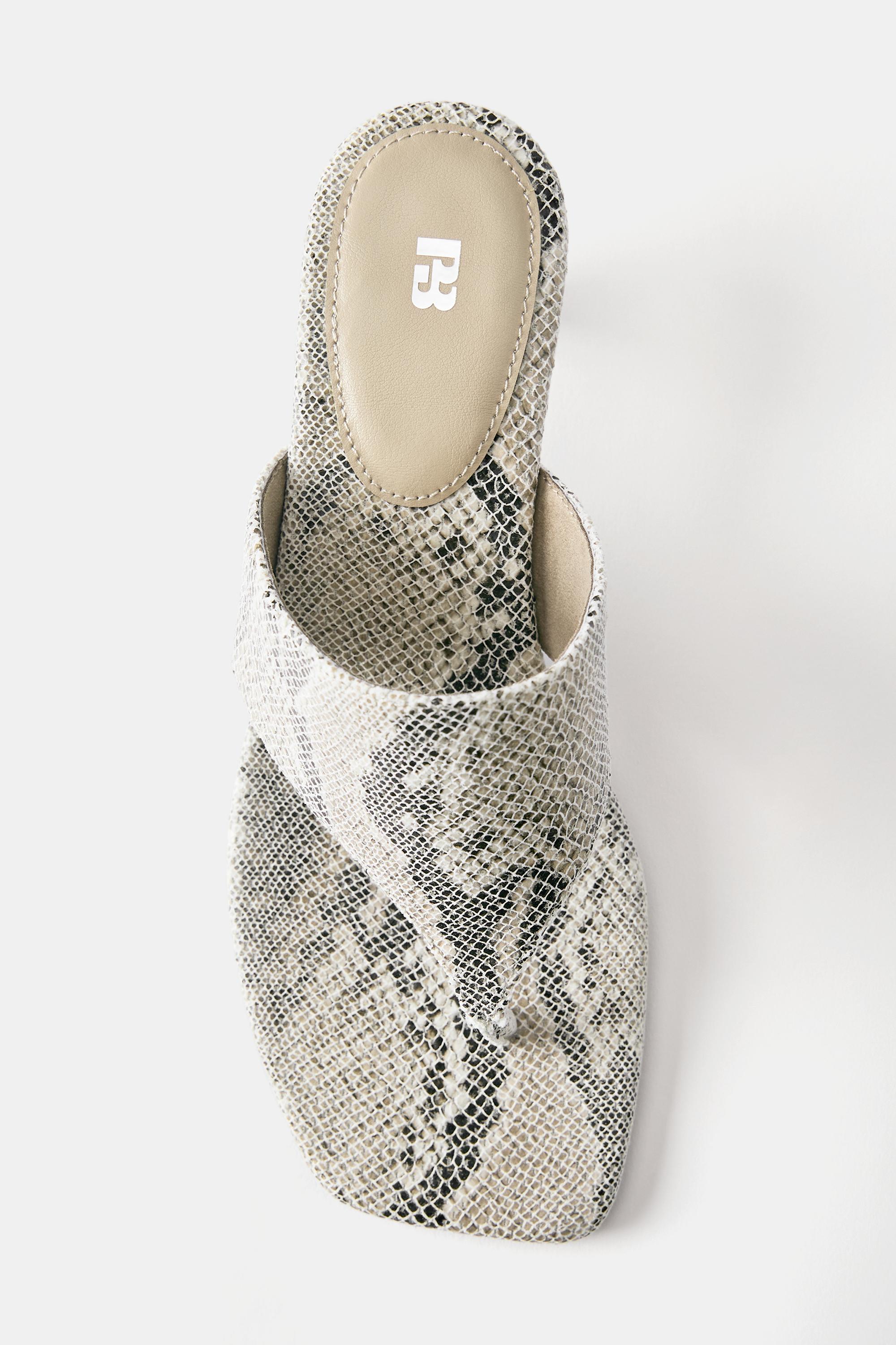 Snakeskin print high-heel sandals — Contrast