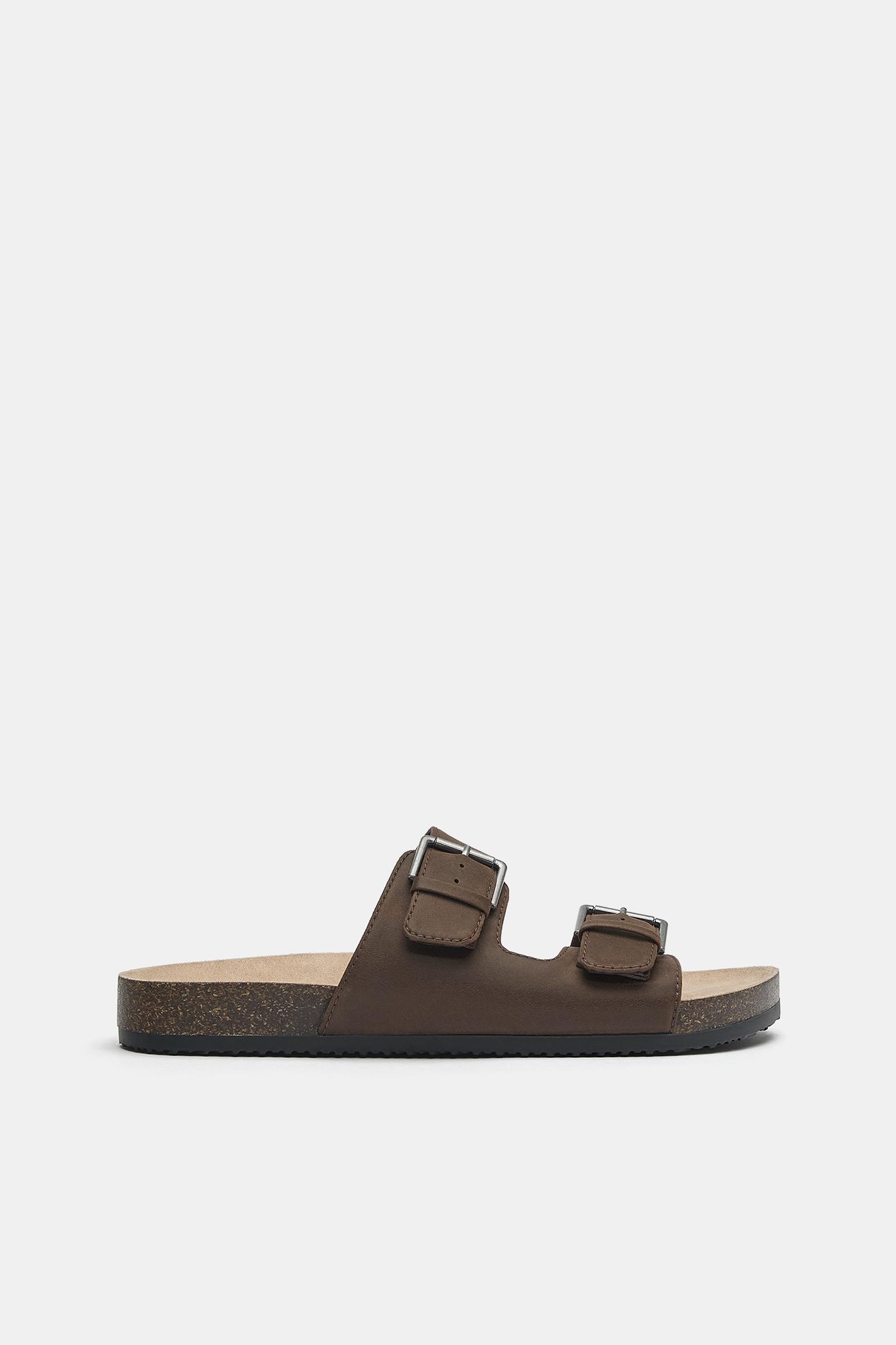 Buckled flat sandals — Brown