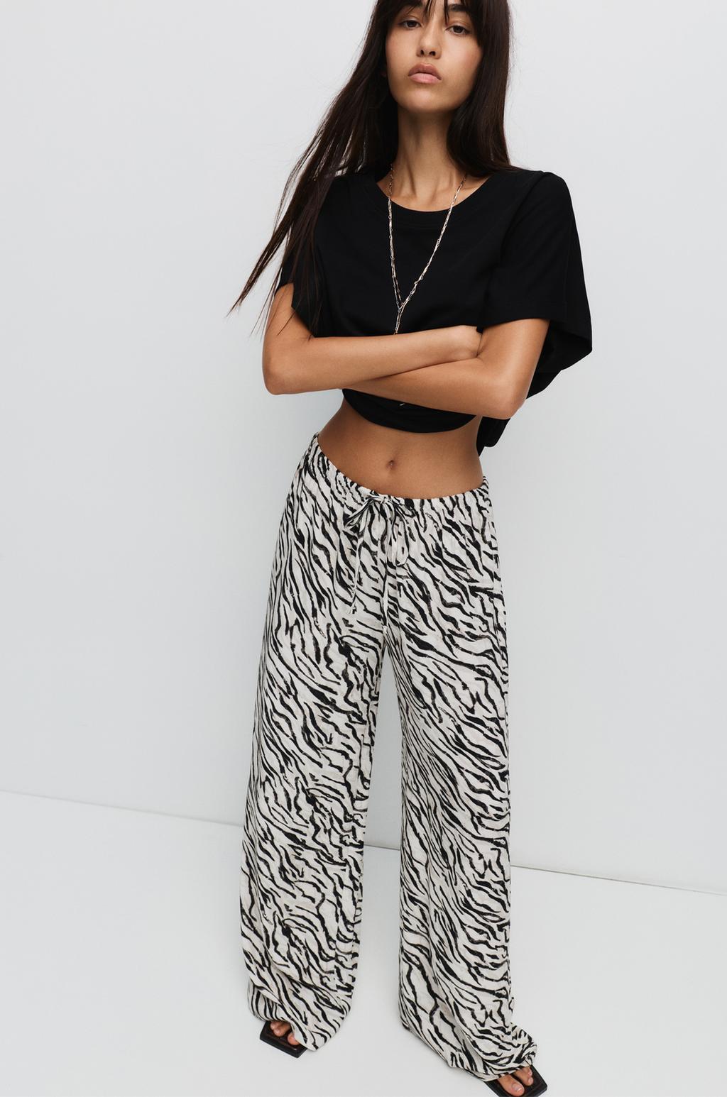 Pantalón fluido animal print PULL&BEAR