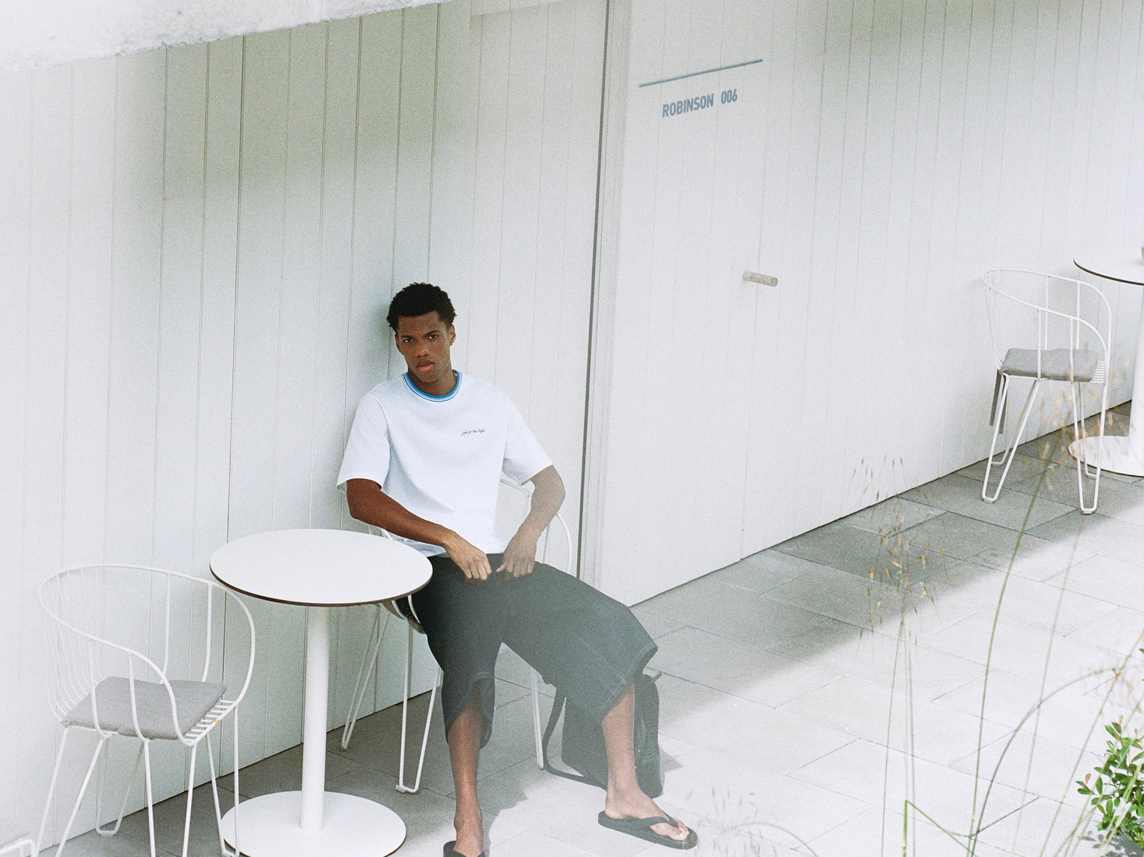 Embroidered slogan T-shirt — Off white