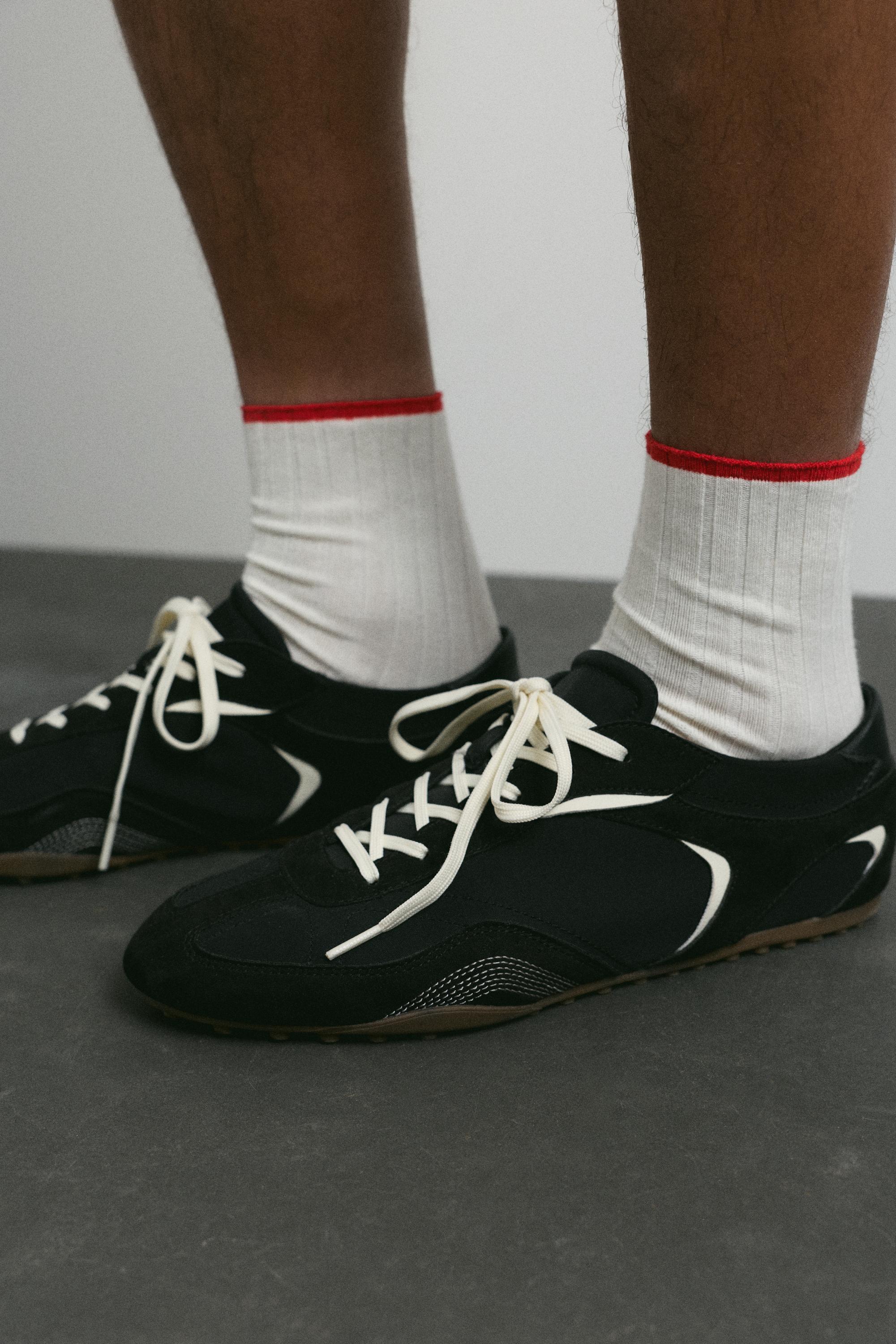 Sports socks — Red