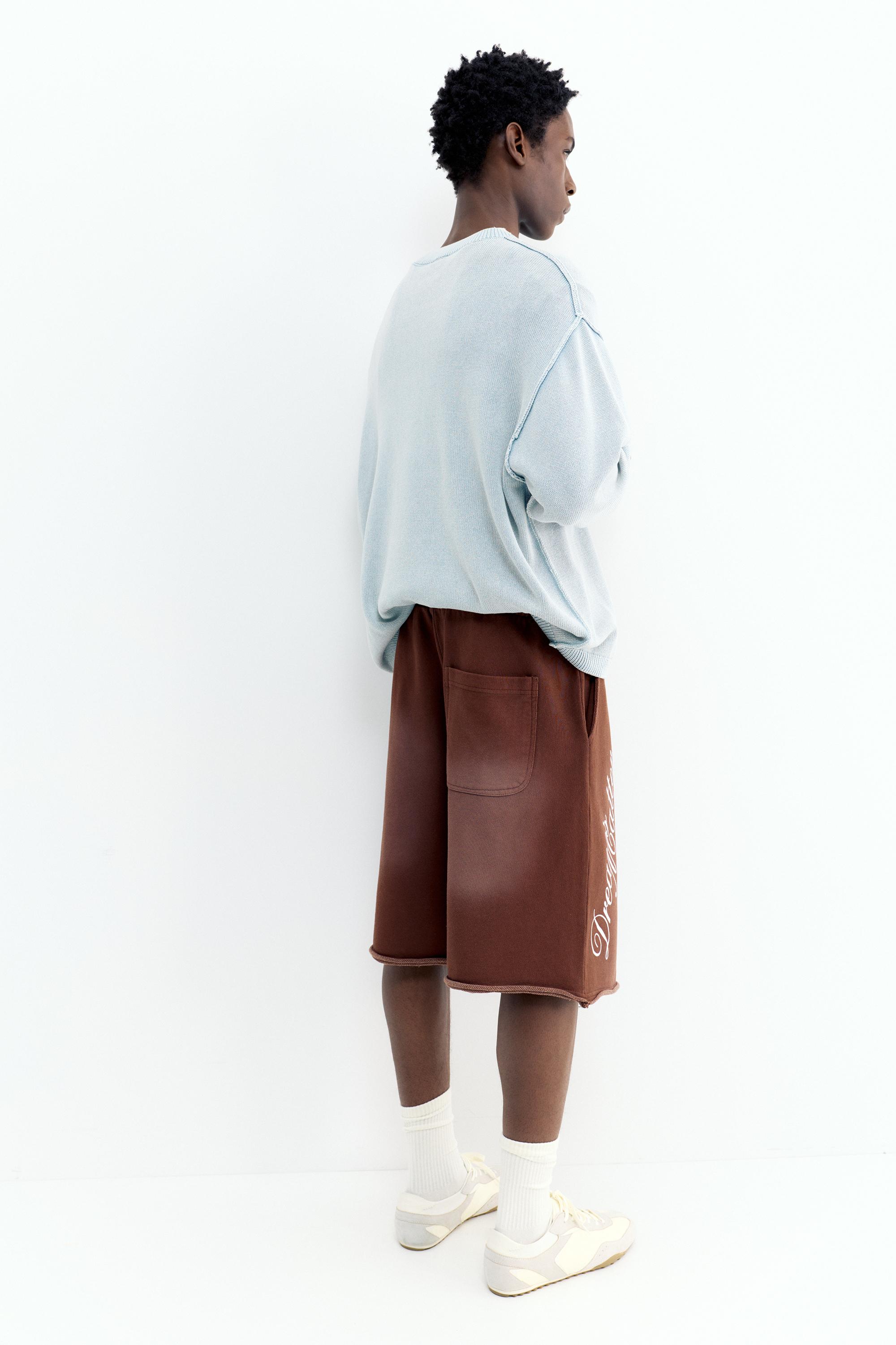 Graphic skater Bermuda sweatshorts — Brown