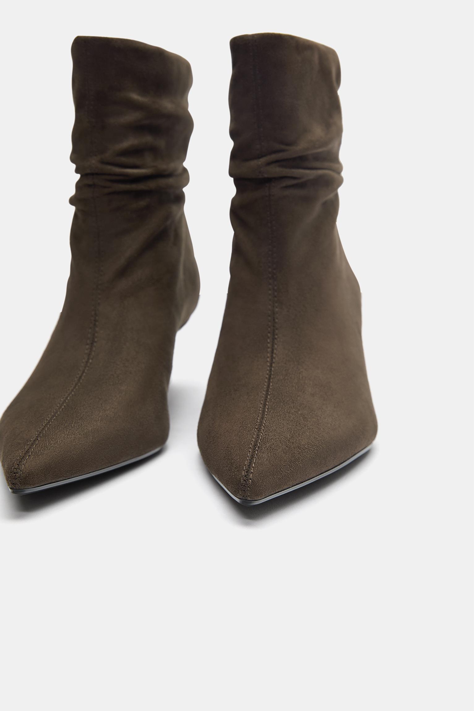Ruched heel ankle boots — Brown