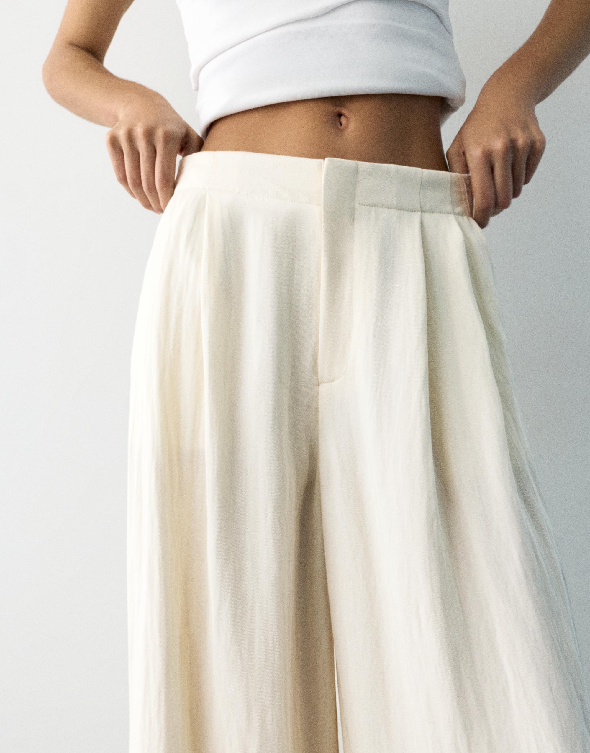 Düğmeli ve fermuarlı, kemer tokalı, önü pensli, elastik belli, tailored fit pantolon. - Görsel 23