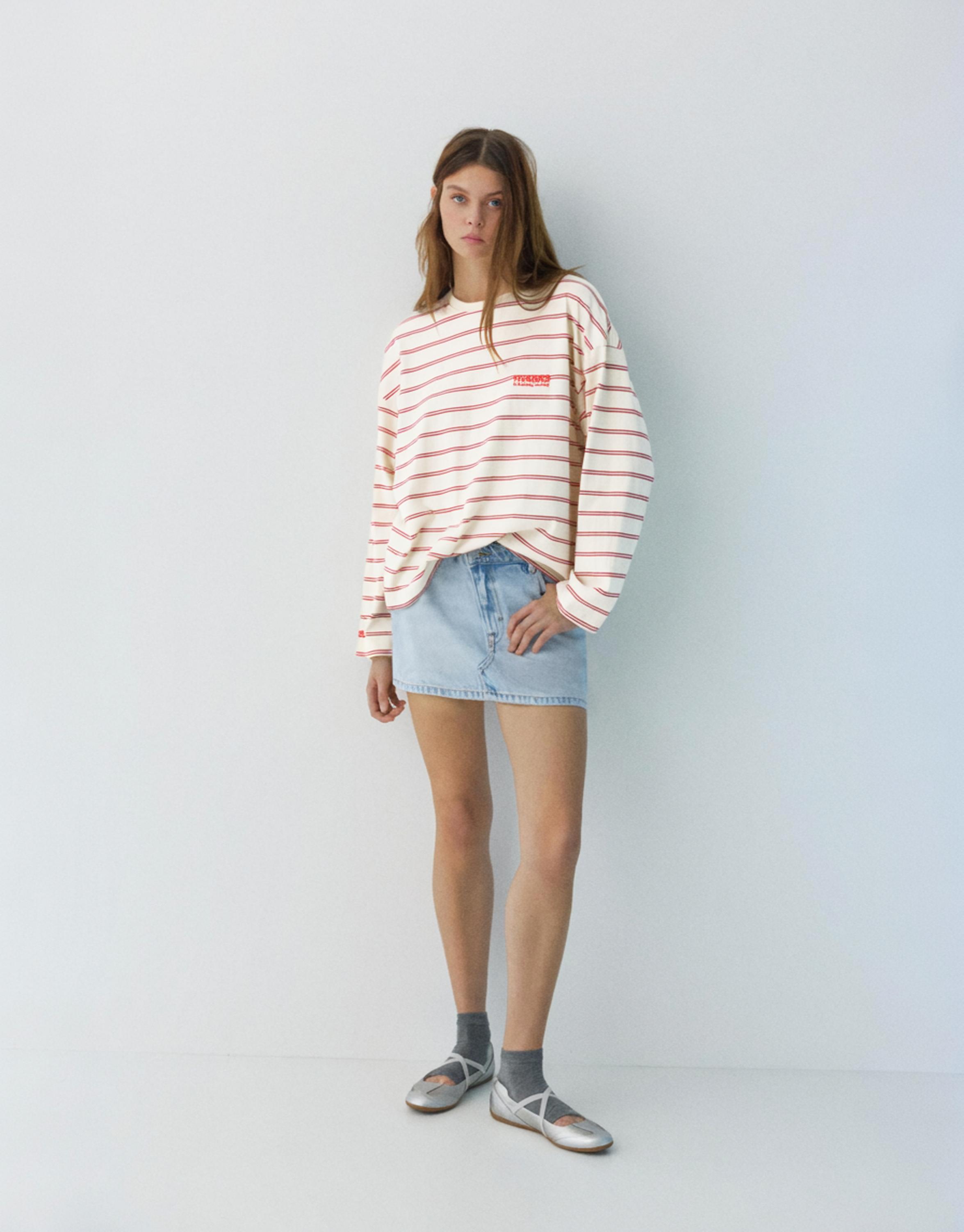 Çizgili ve yazılı t-shirt - Görsel 6