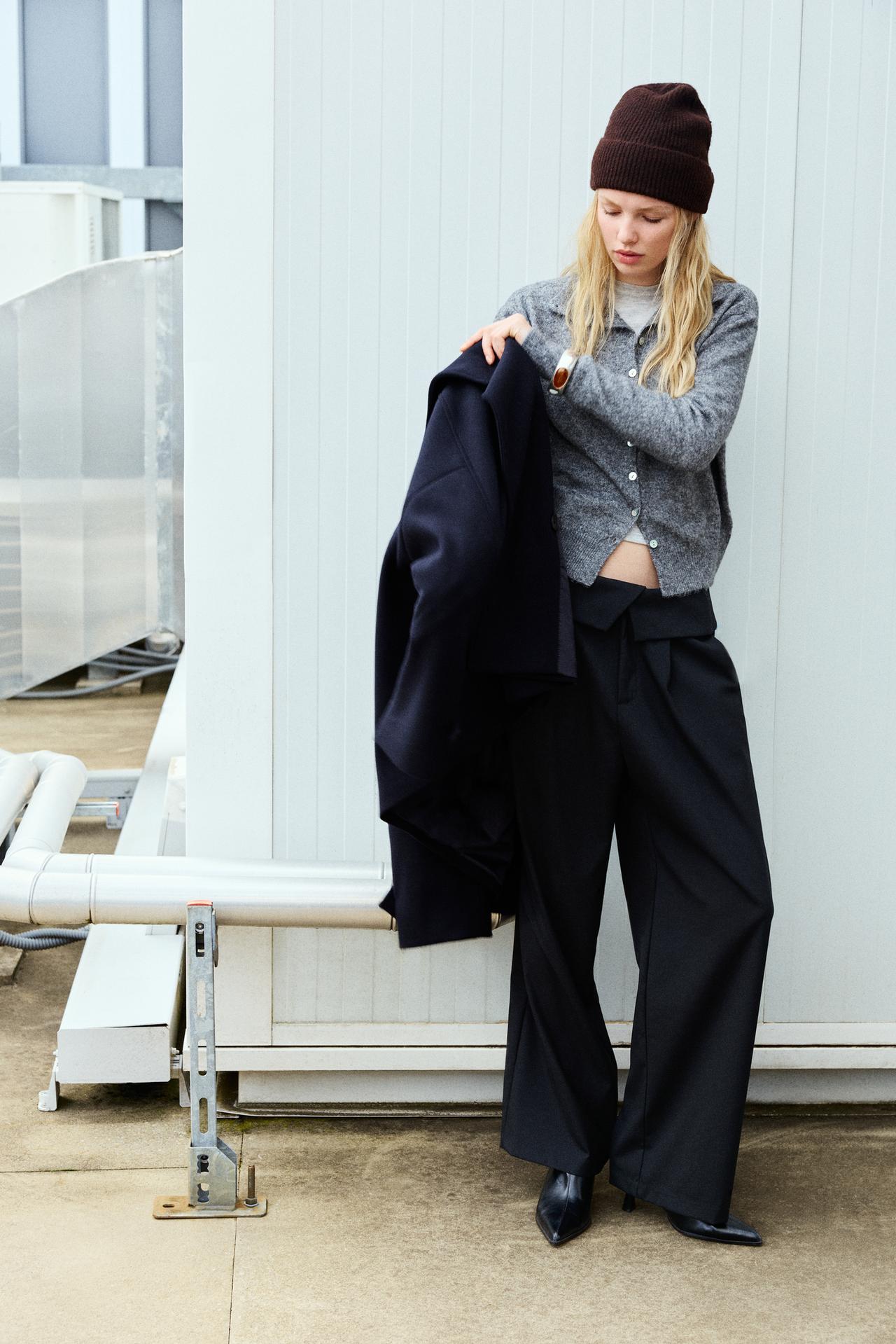 Smart trousers with a rolled waist — Black