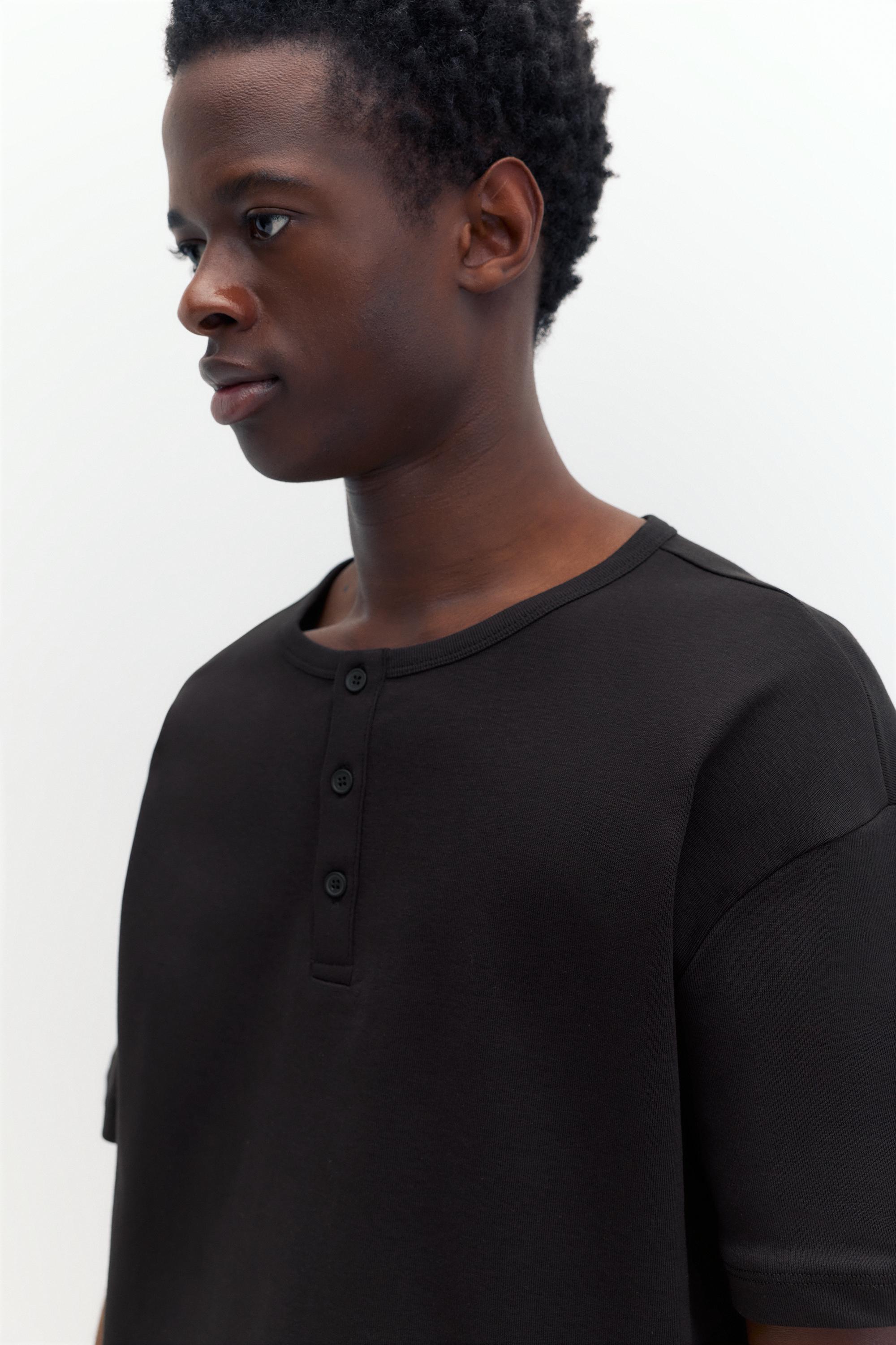 Basic Henley T-shirt — Black