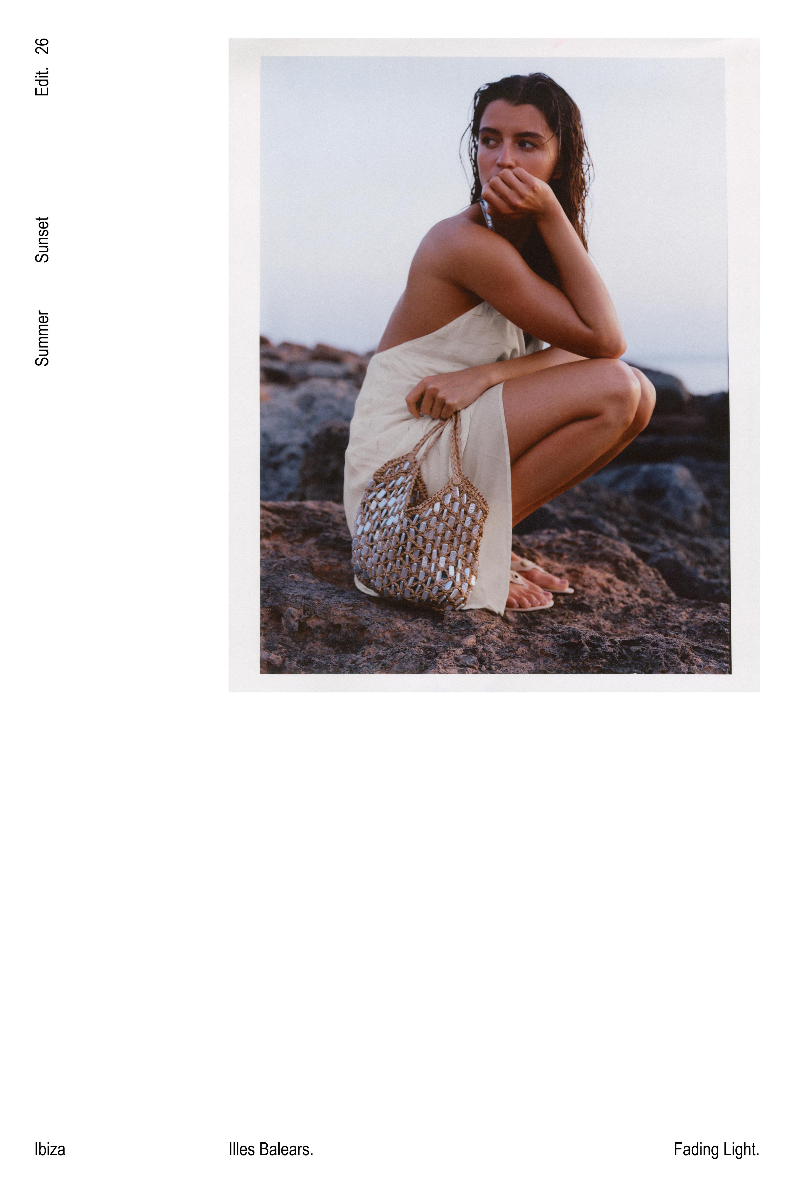 Embellished shoulder bag — Beige