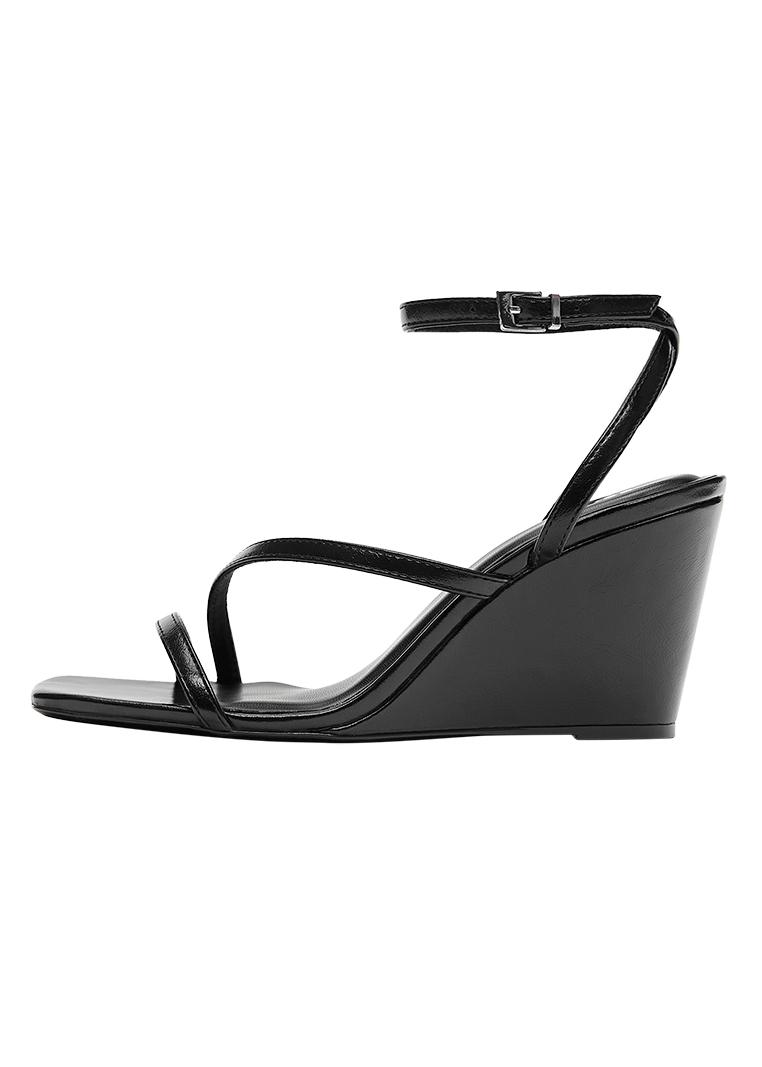 Wedge strap sandals — Black