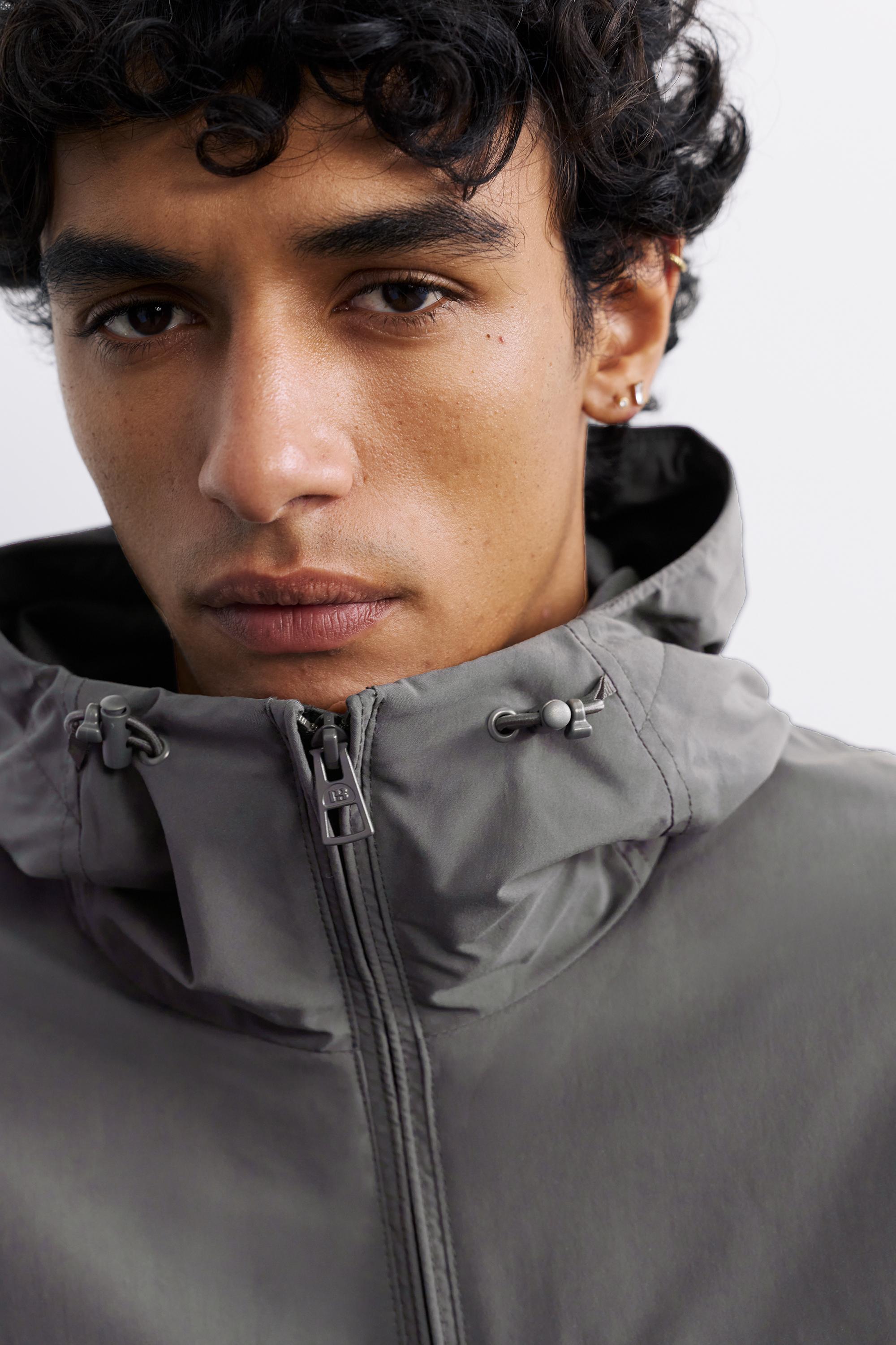 Lightweight hooded raincoat — Anthracite grey
