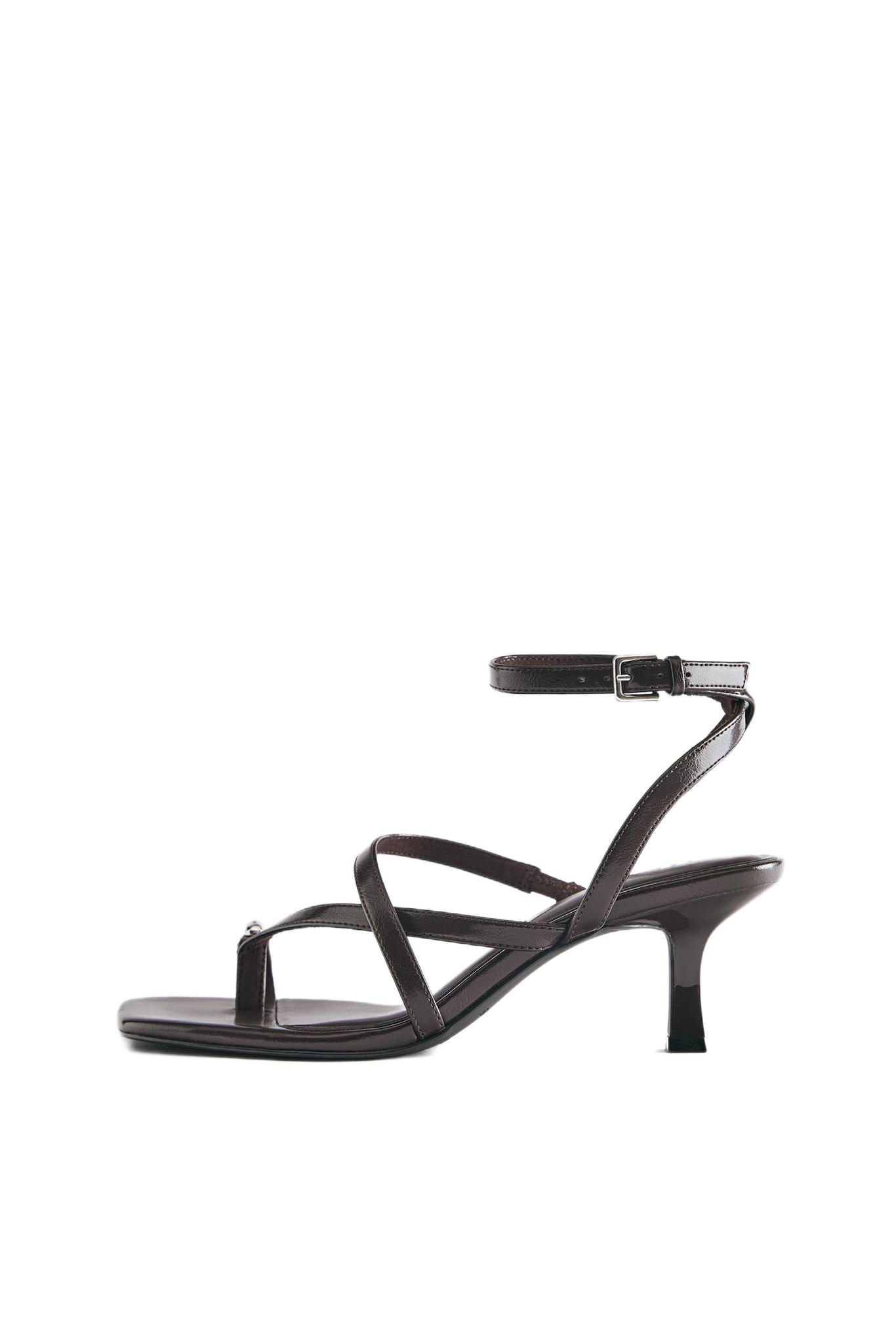 Heeled sandals with strap detail — Brown