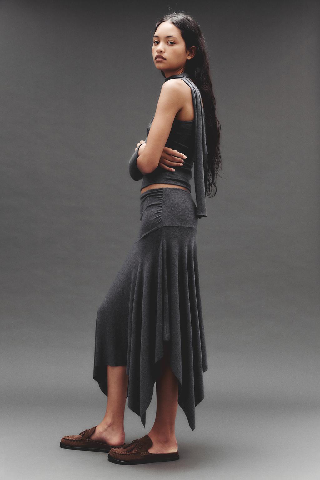 Asymmetrische soft touch midirok PULL&BEAR