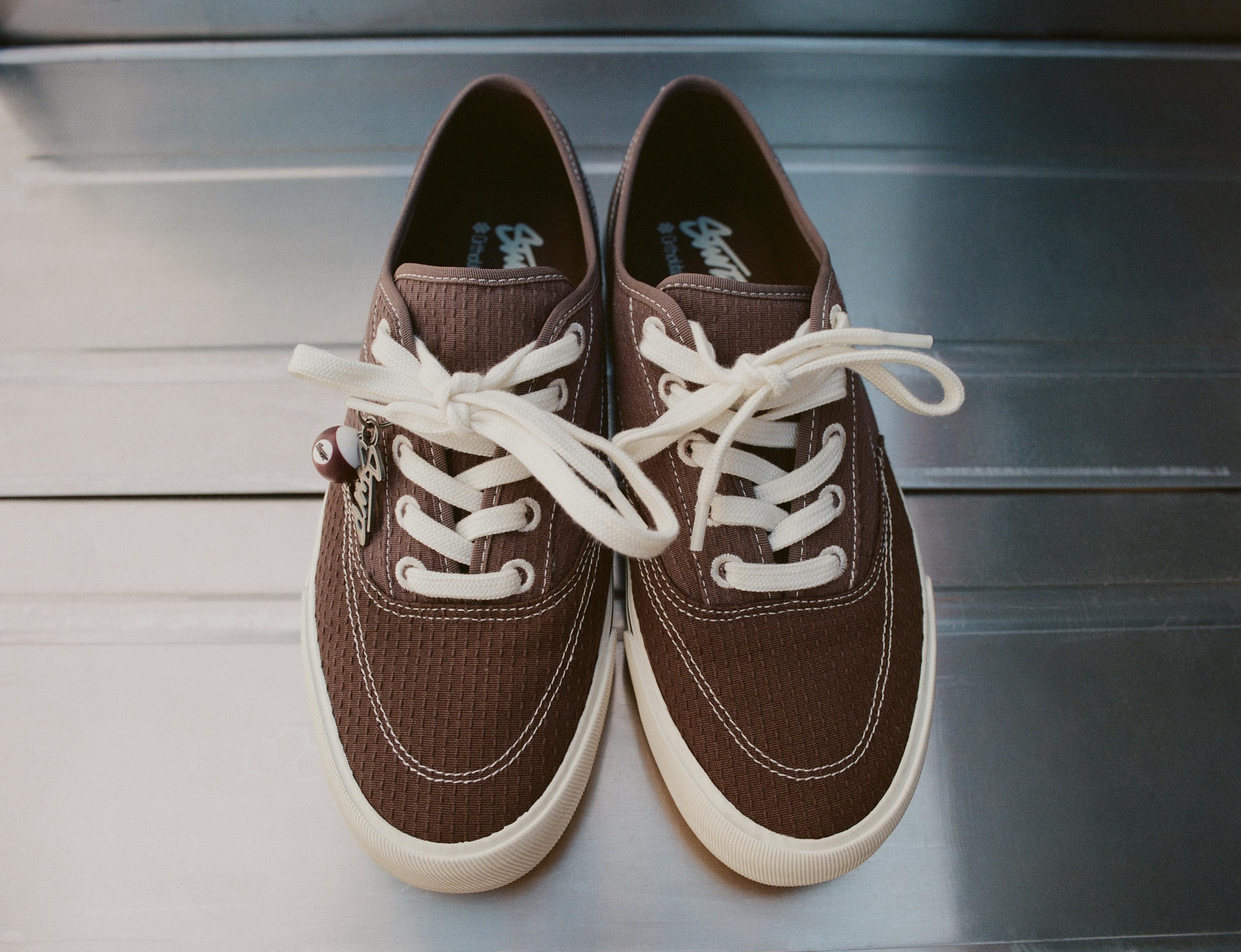 Embellished STWD trainers — Brown