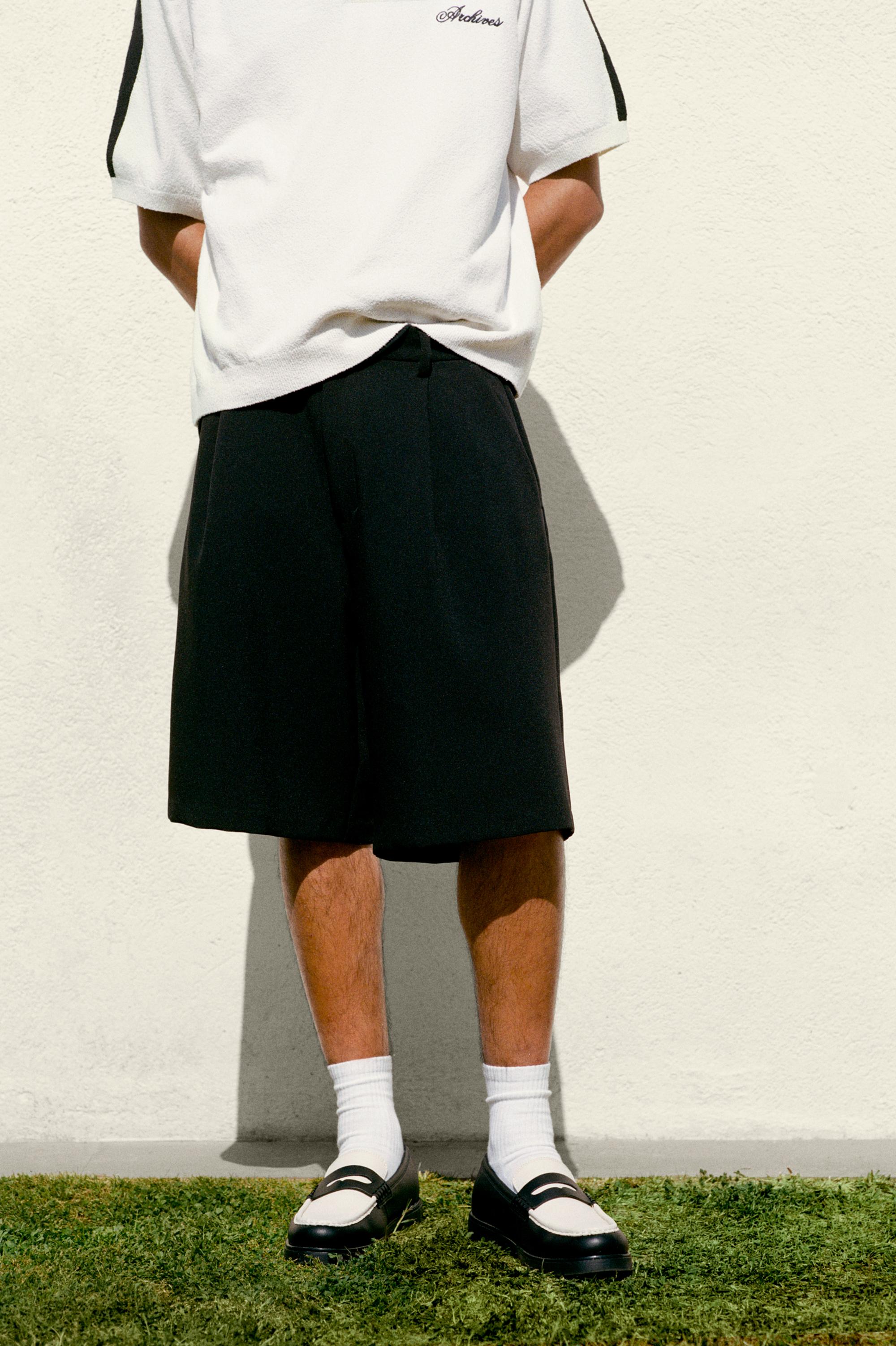 Smart Bermuda shorts with pleats — Black