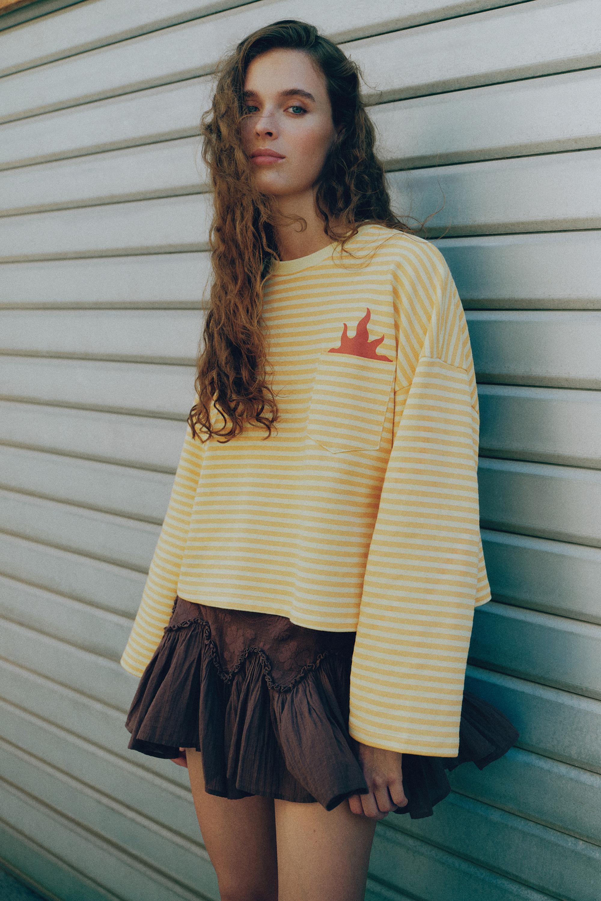 Oversized graphic striped sweatshirt — Yellow