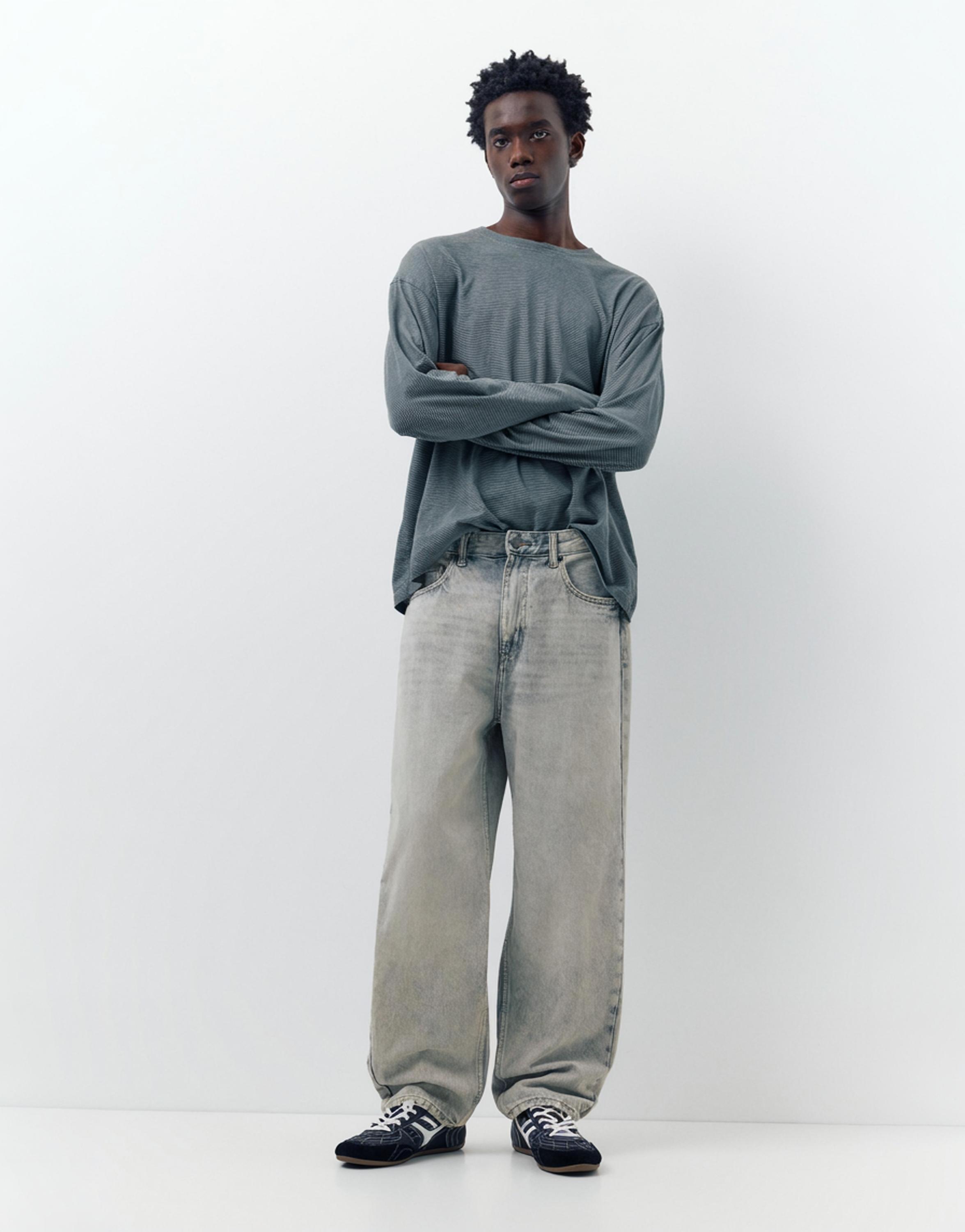 Baggy jeans — Pale grey