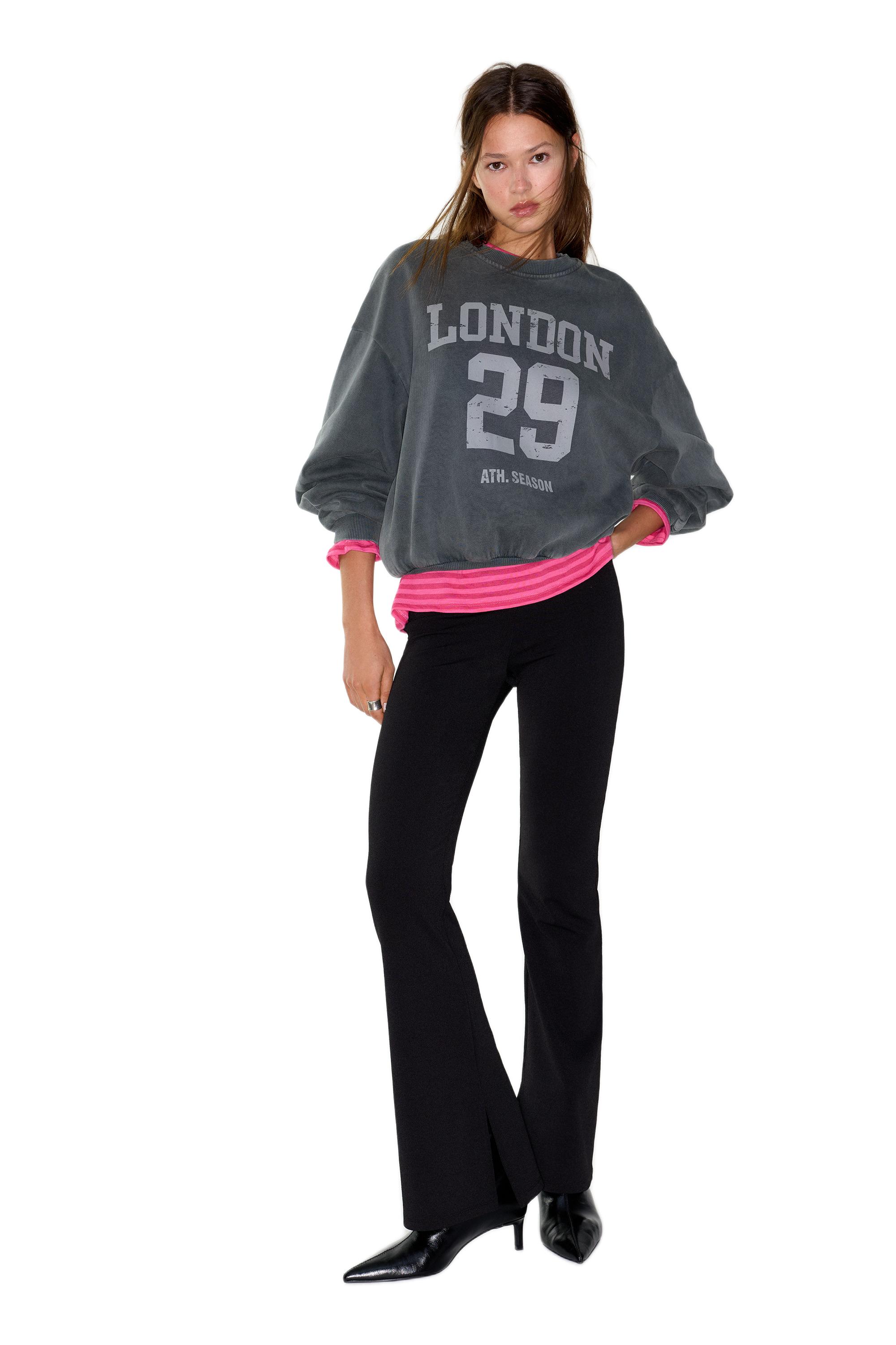 London 29 graphic sweatshirt — Faded black