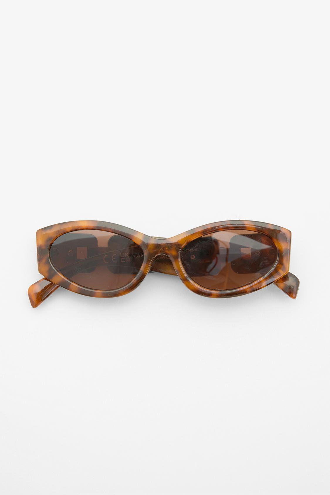 Sonnenbrille in Schildpattoptik - PULL&BEAR