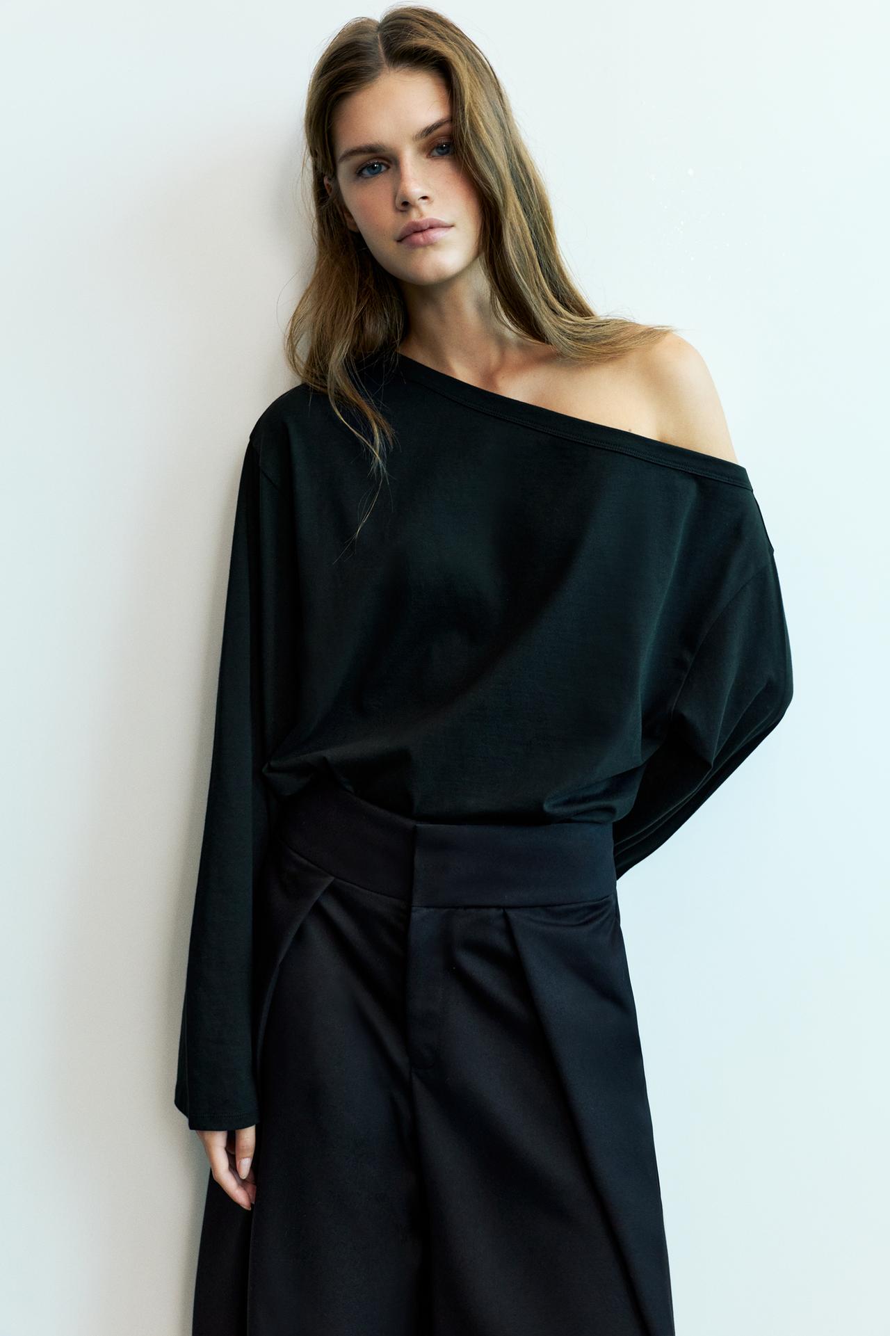 Asymmetric oversize T-shirt — Black
