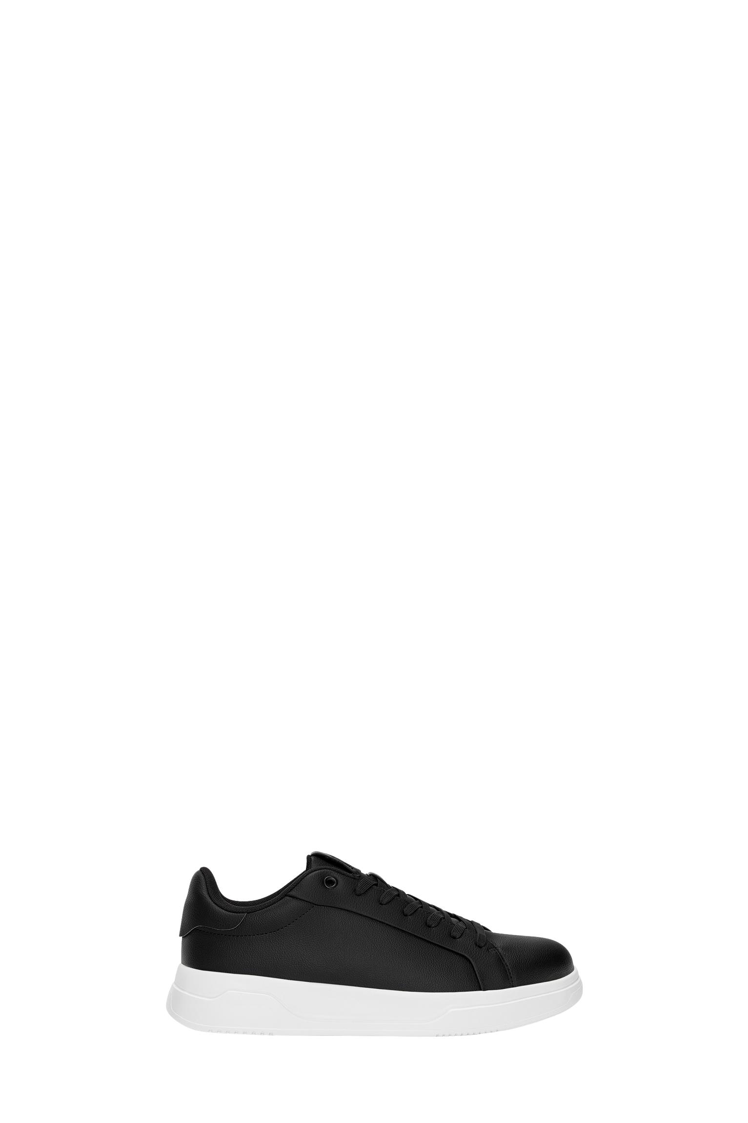 Chunky trainers — Contrast