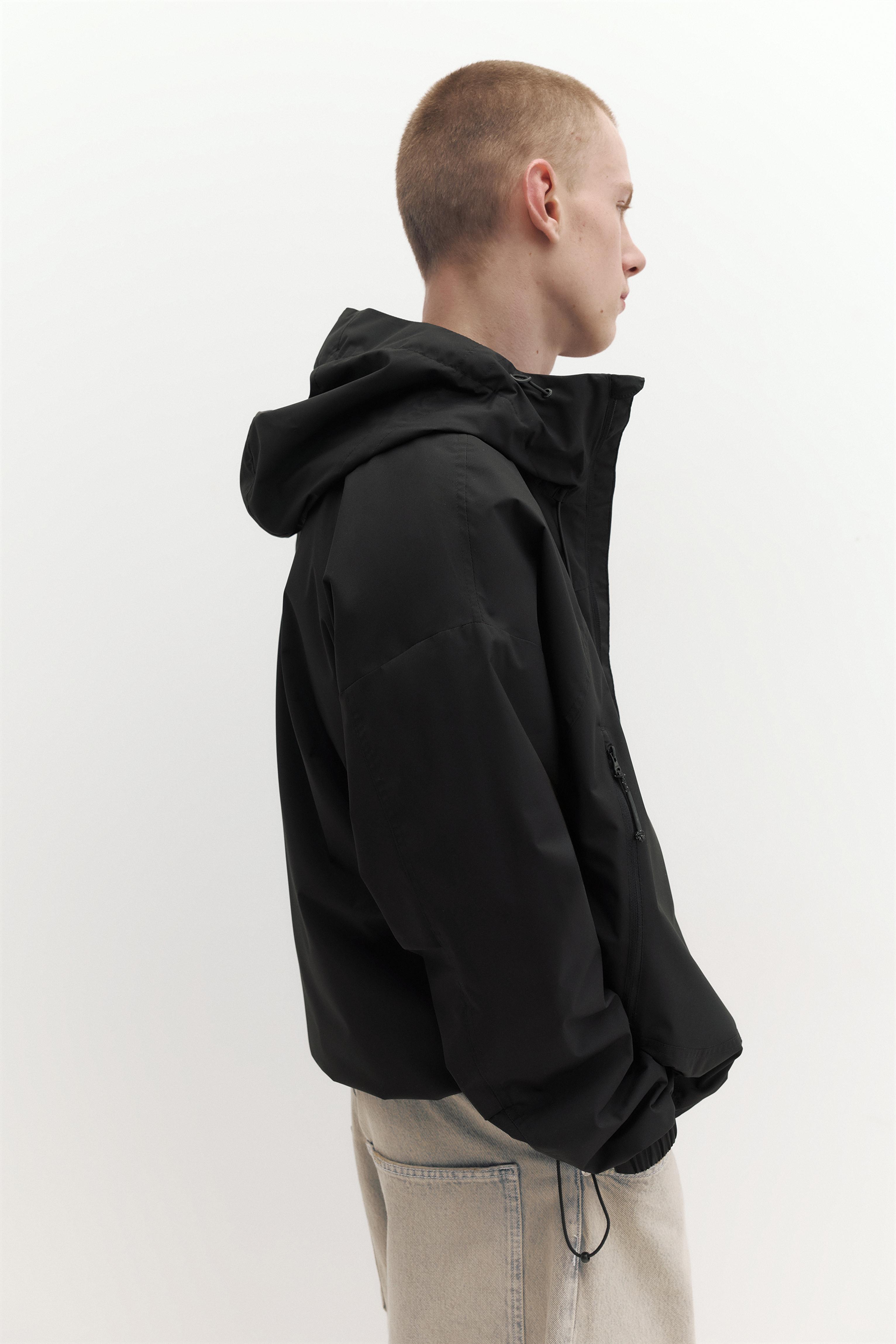 Lightweight hooded raincoat — Black