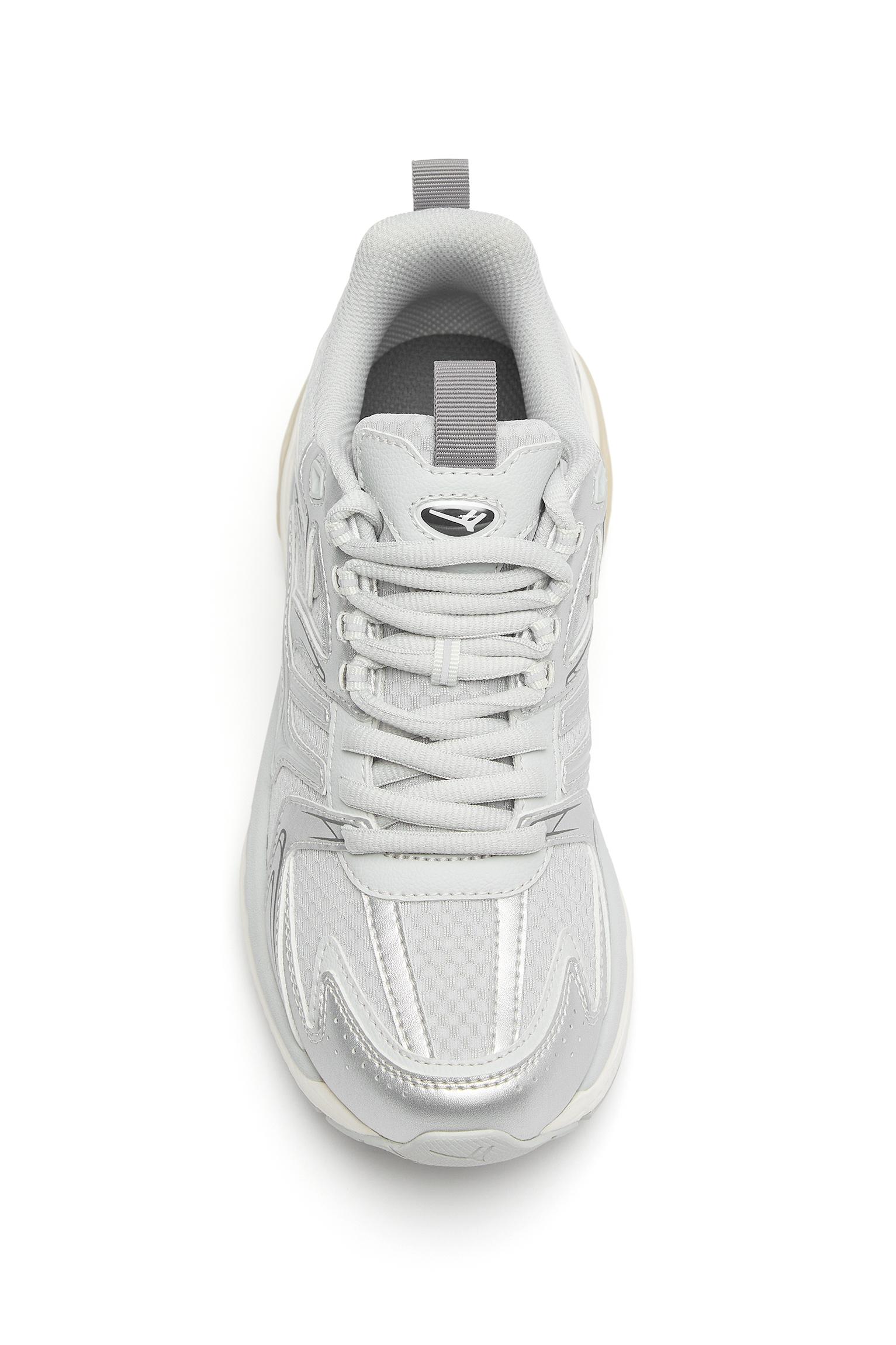 Often 02 trainers — Silver